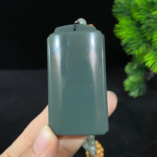 和田玉籽料沙枣青无事牌挂件（71.4g）