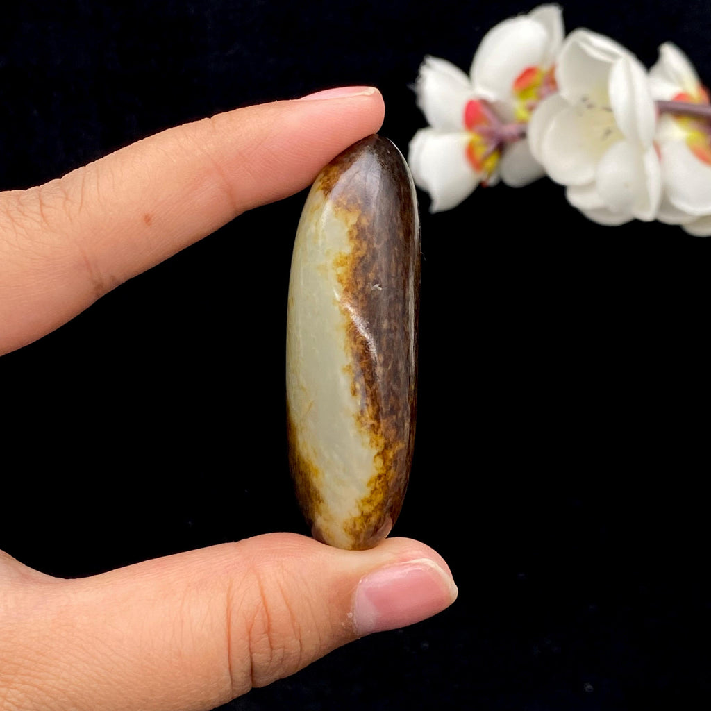 和田玉秋梨皮籽料大挂件（56.1g）