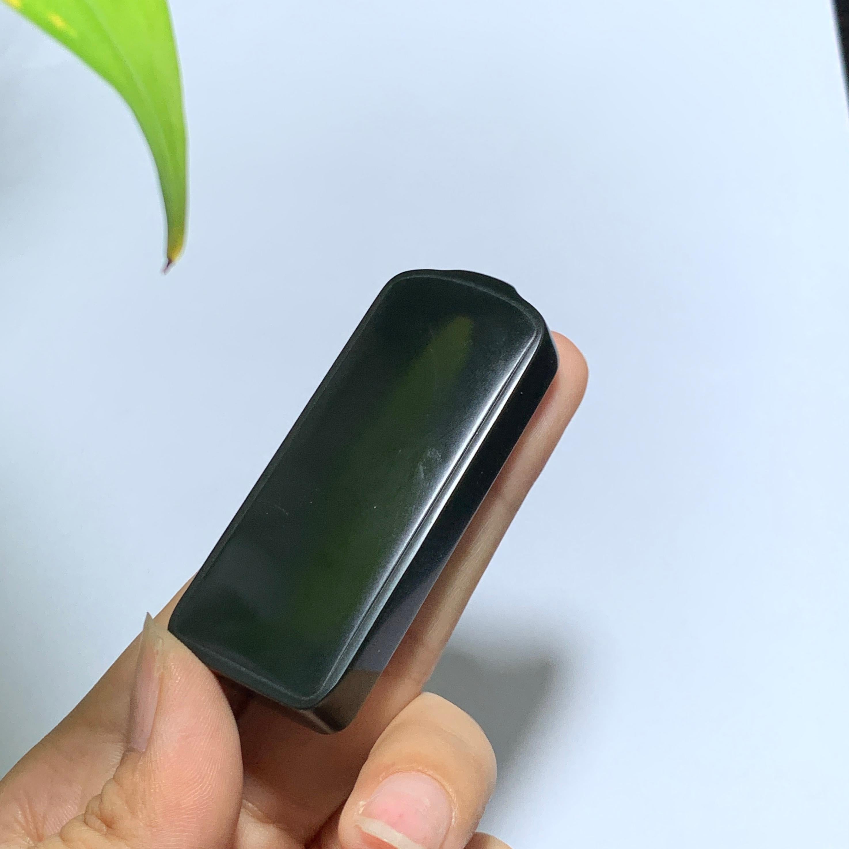 和田籽料黑青无事牌挂件（48.1g）