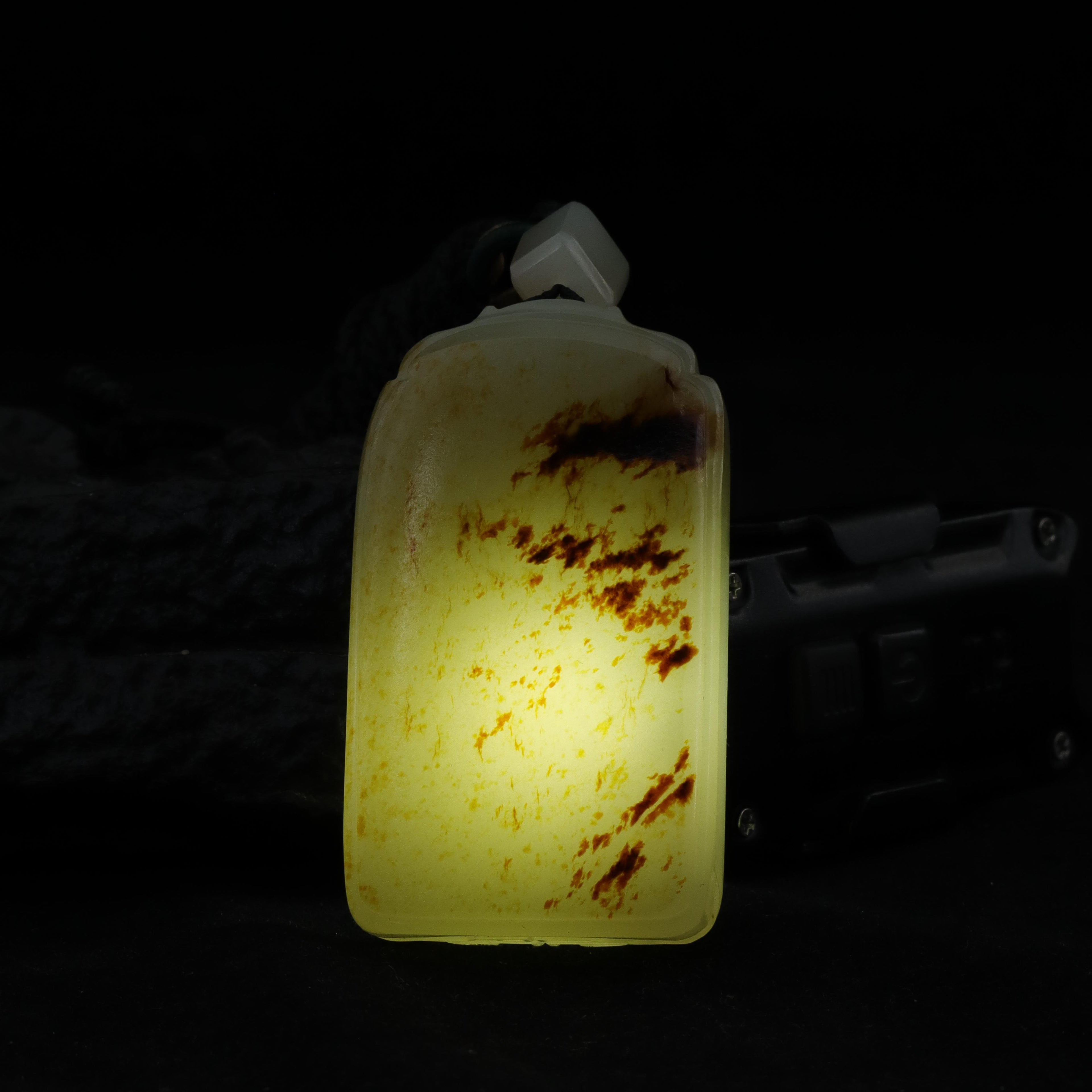 和田玉聚红皮无事牌（53.4g）