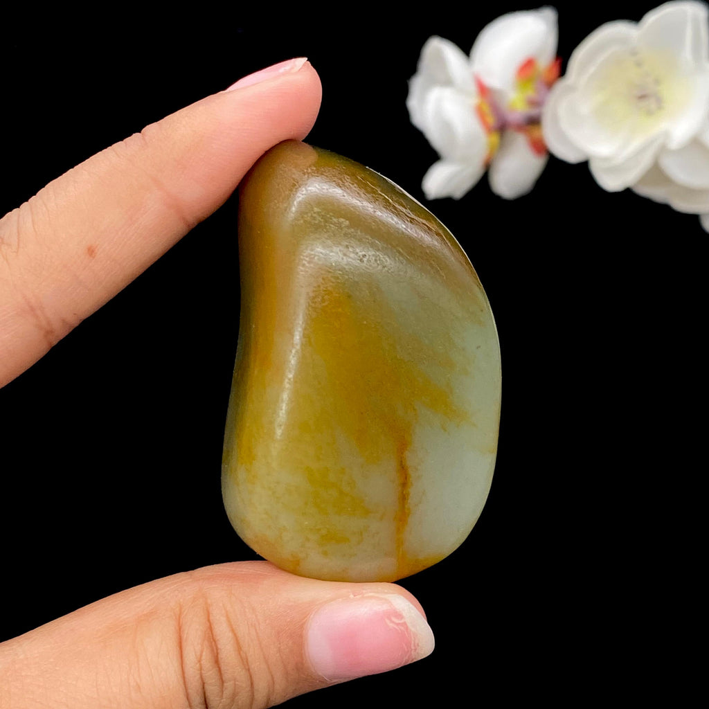 和田玉聚黄皮带翠籽料手把件（68.8g）