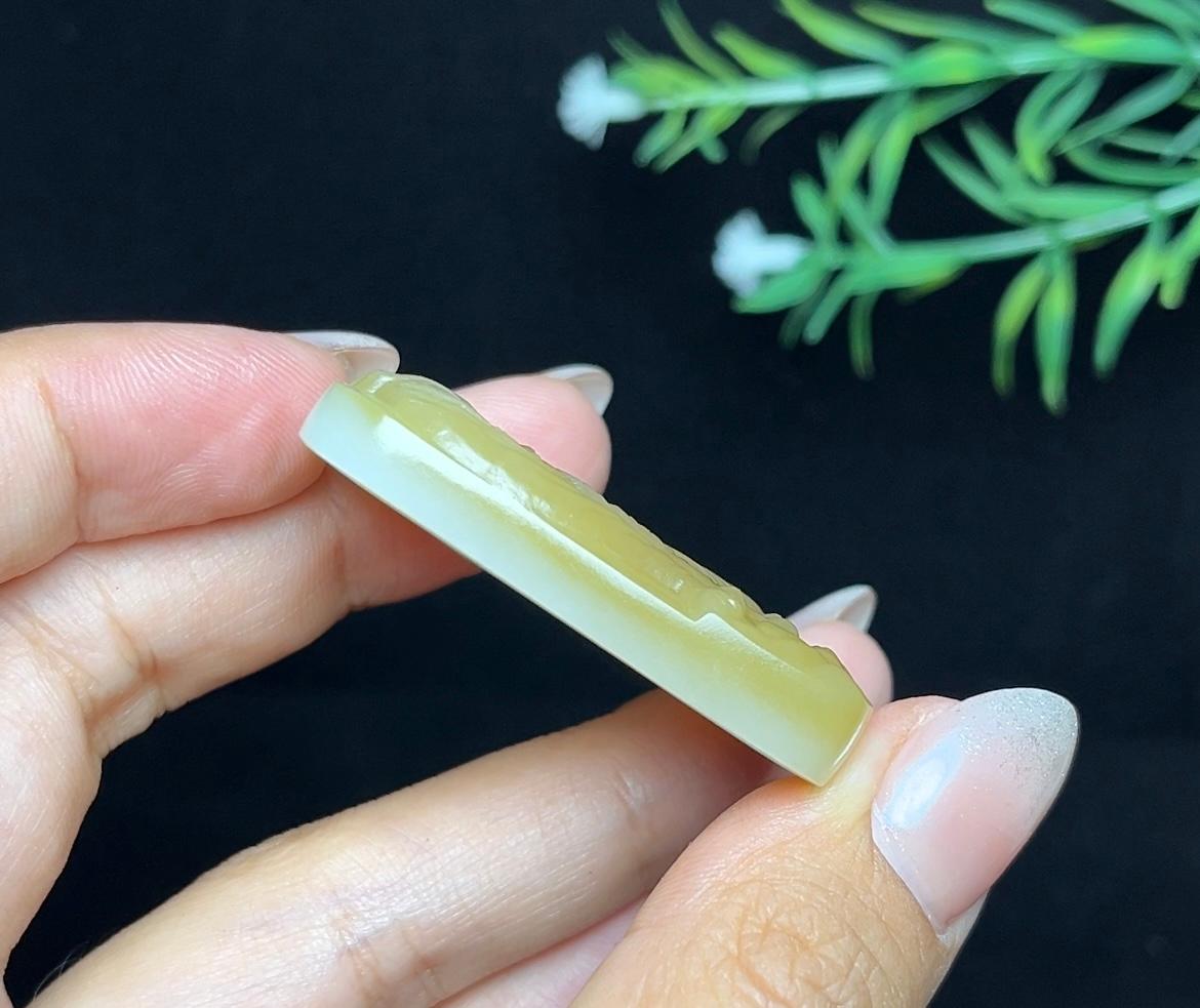 和田玉糖白上山虎牌（24.8g）