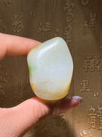 和田白玉带翠籽料（67.0g）