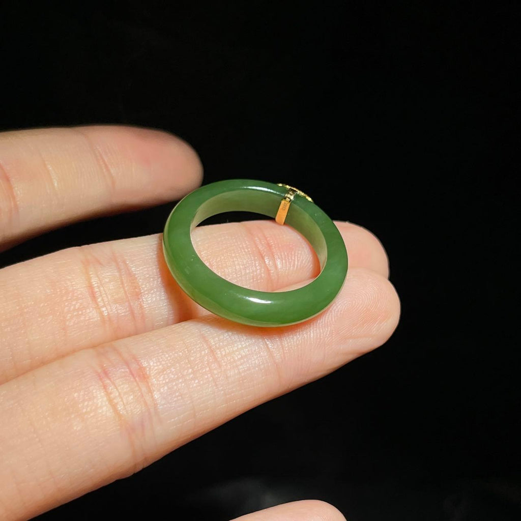 和田玉碧玉阳绿金镶戒指（3.5g）