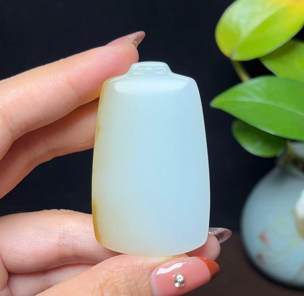 新疆和田玉且末料羊脂玉平安无事牌（42.8g）