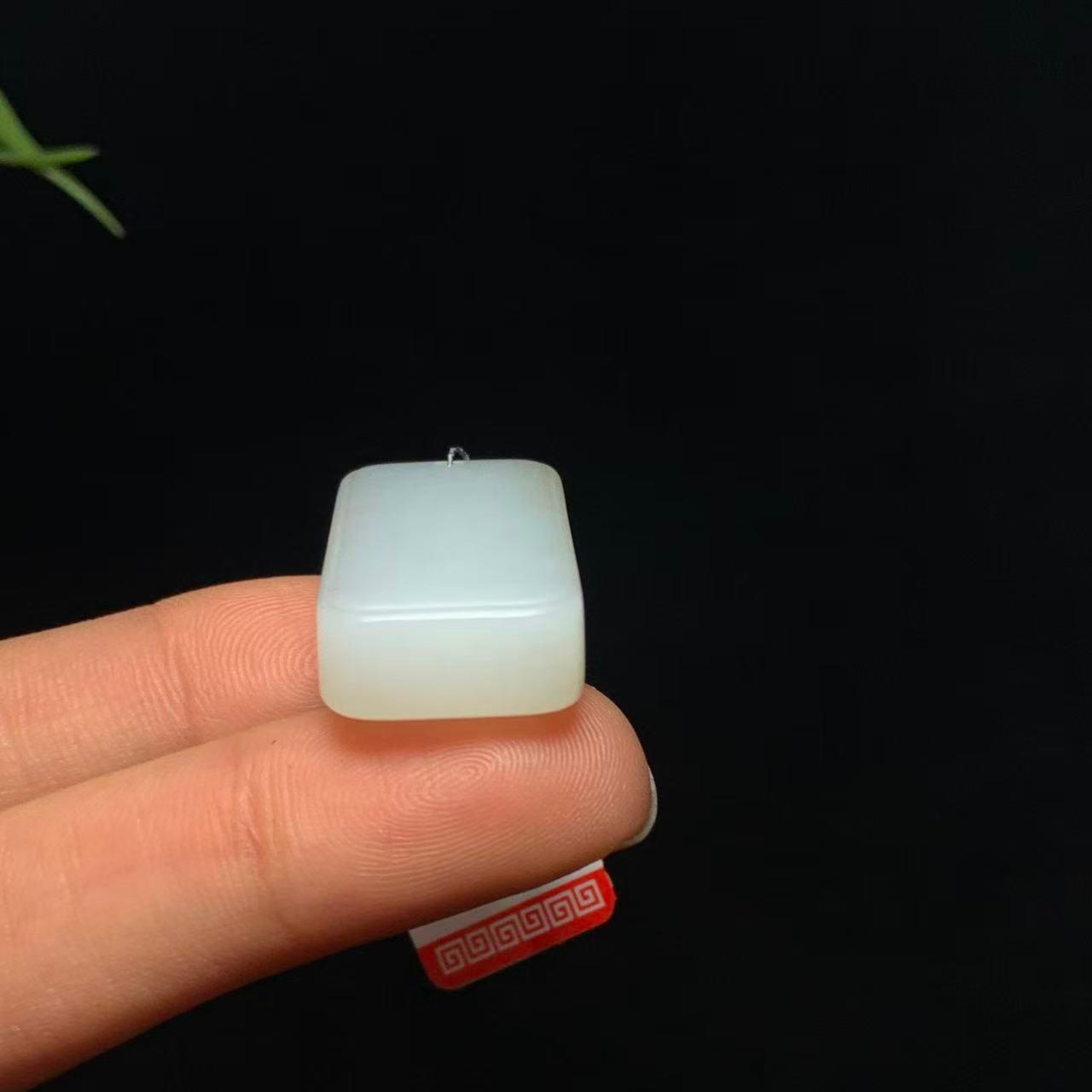 和田山料糖白玉无事牌（11.3g）