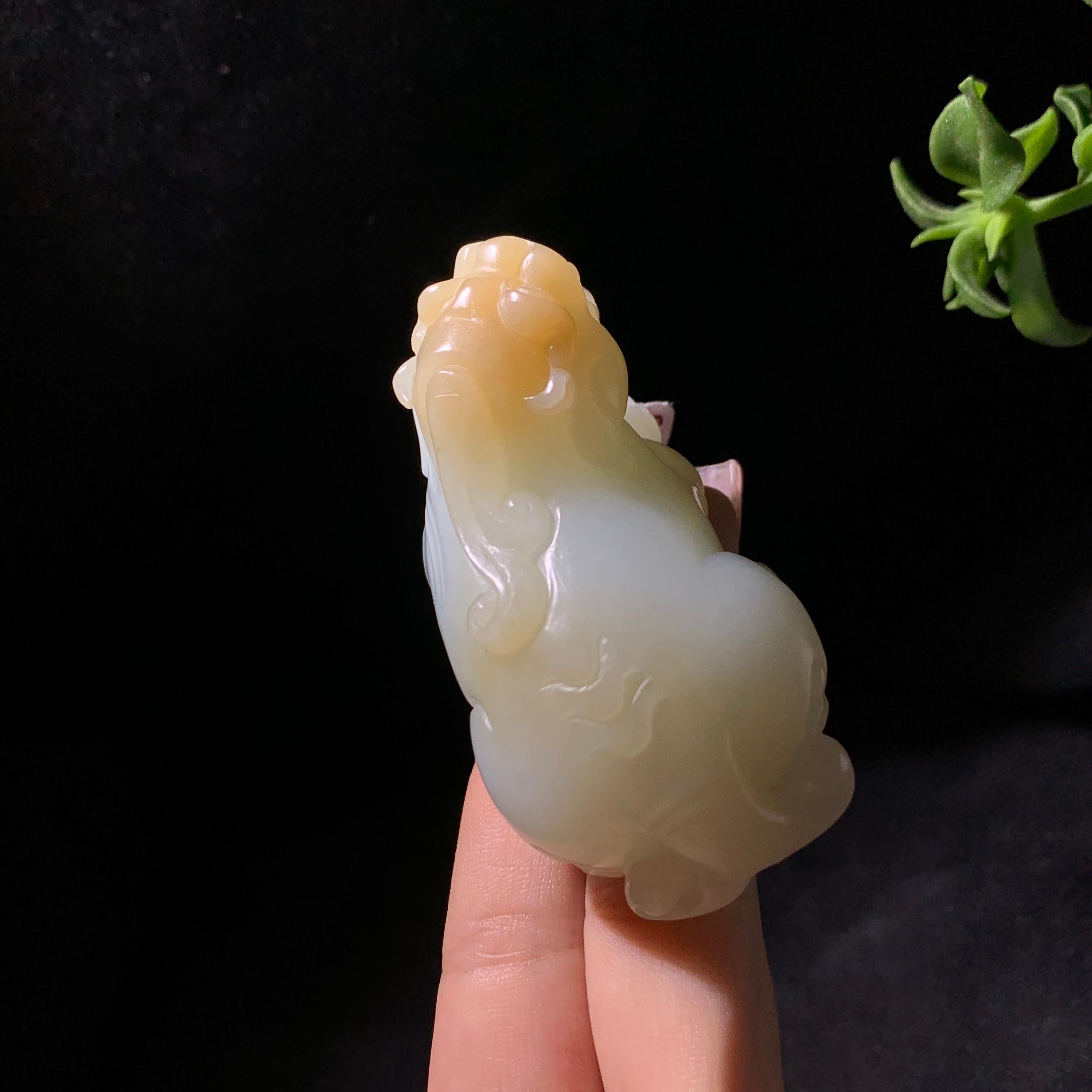 和田山料糖白玉貔貅手把件（115.3g）