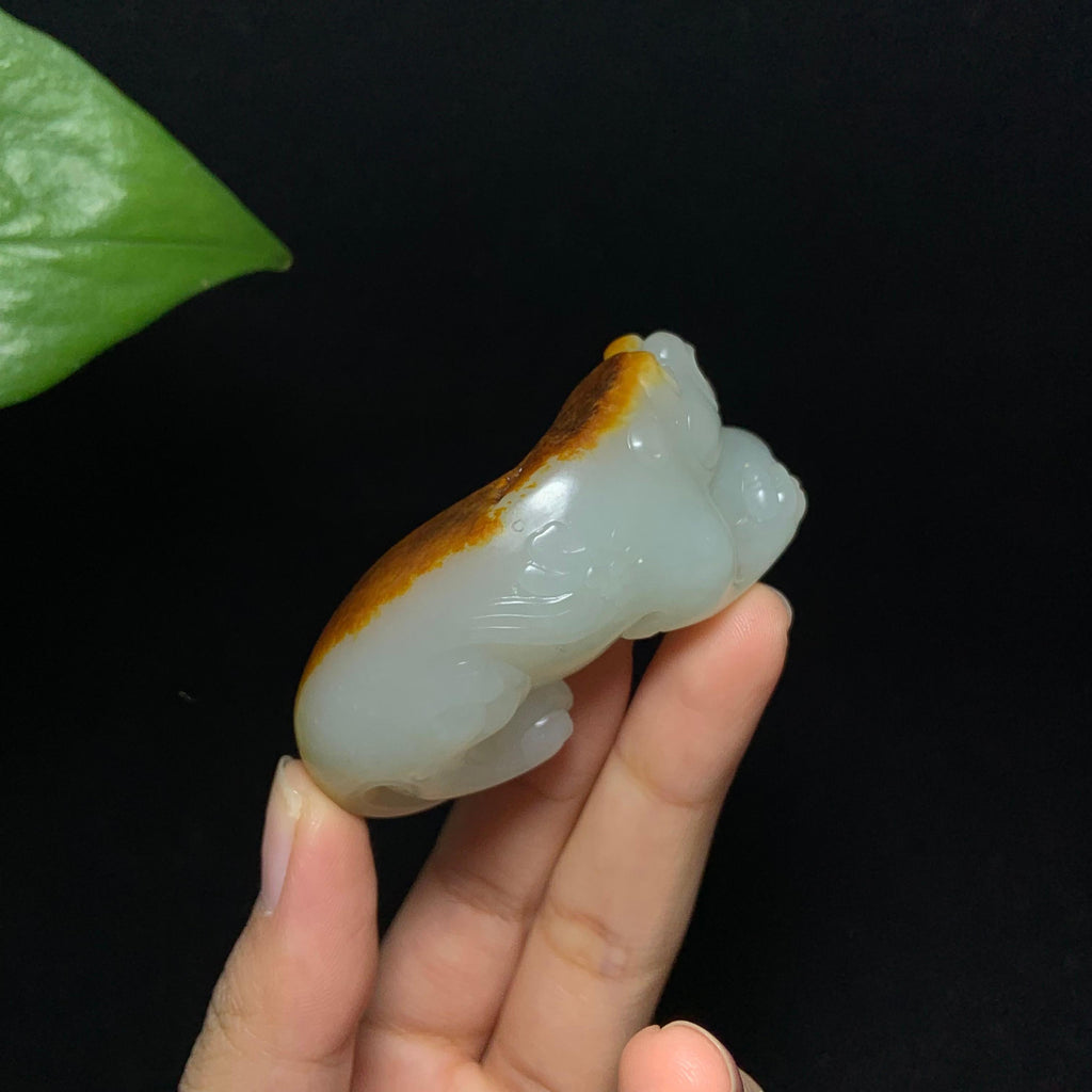 收藏级和田籽料聚红皮白玉貔貅手把件（67.5g）