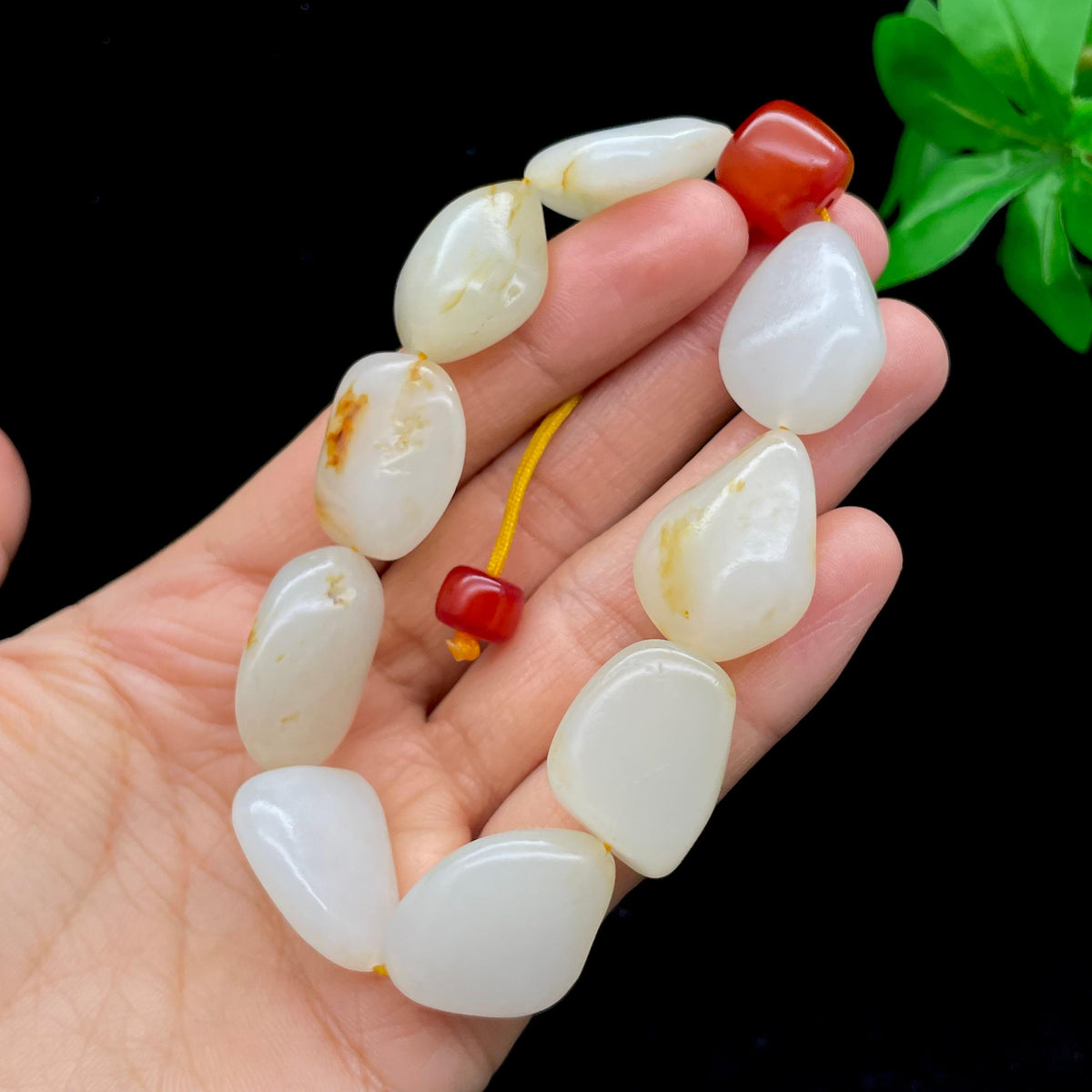 和田玉洒金皮籽料【精品手串】（61.3g）