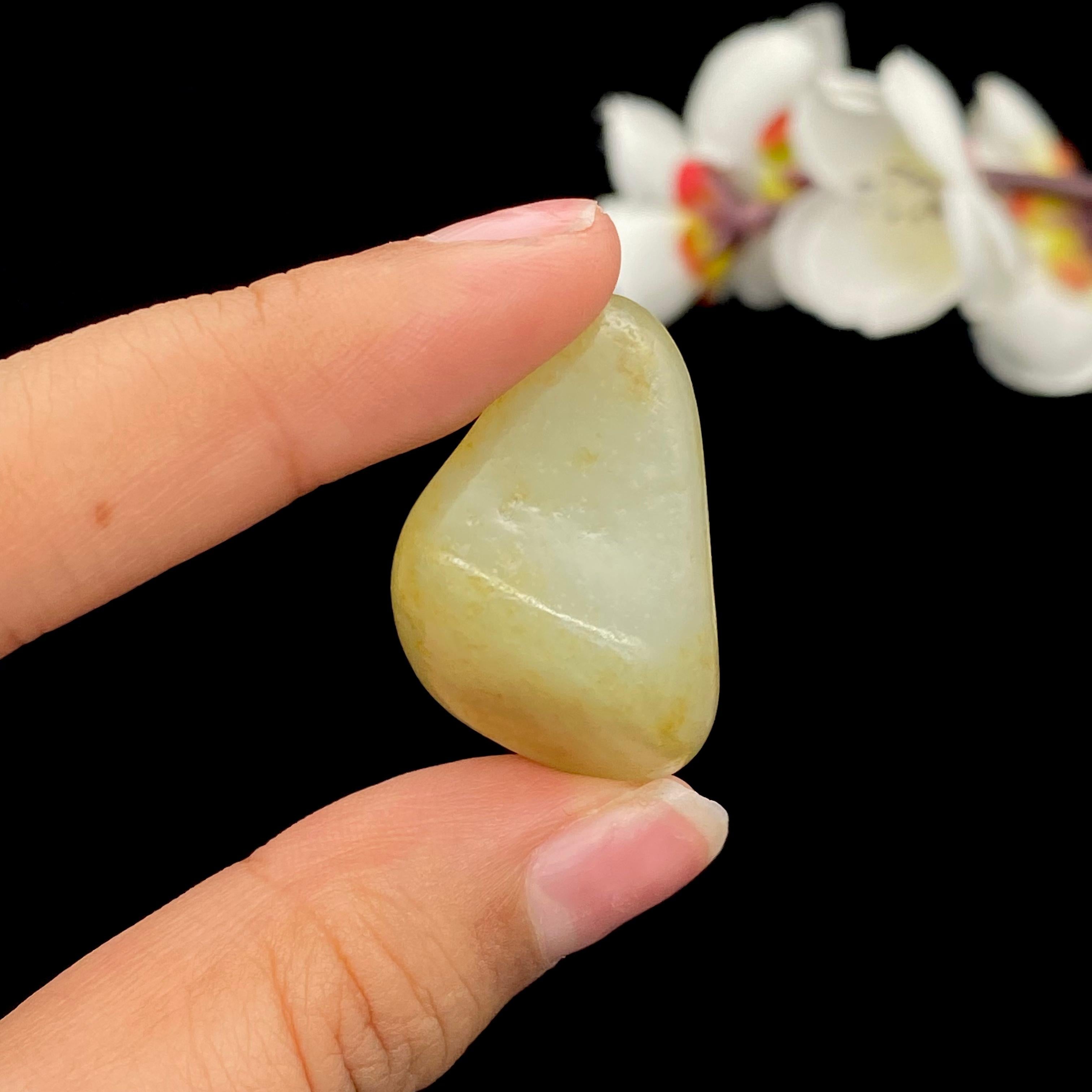 【超值推荐】和田玉聚黄皮籽料挂件（20.3g）