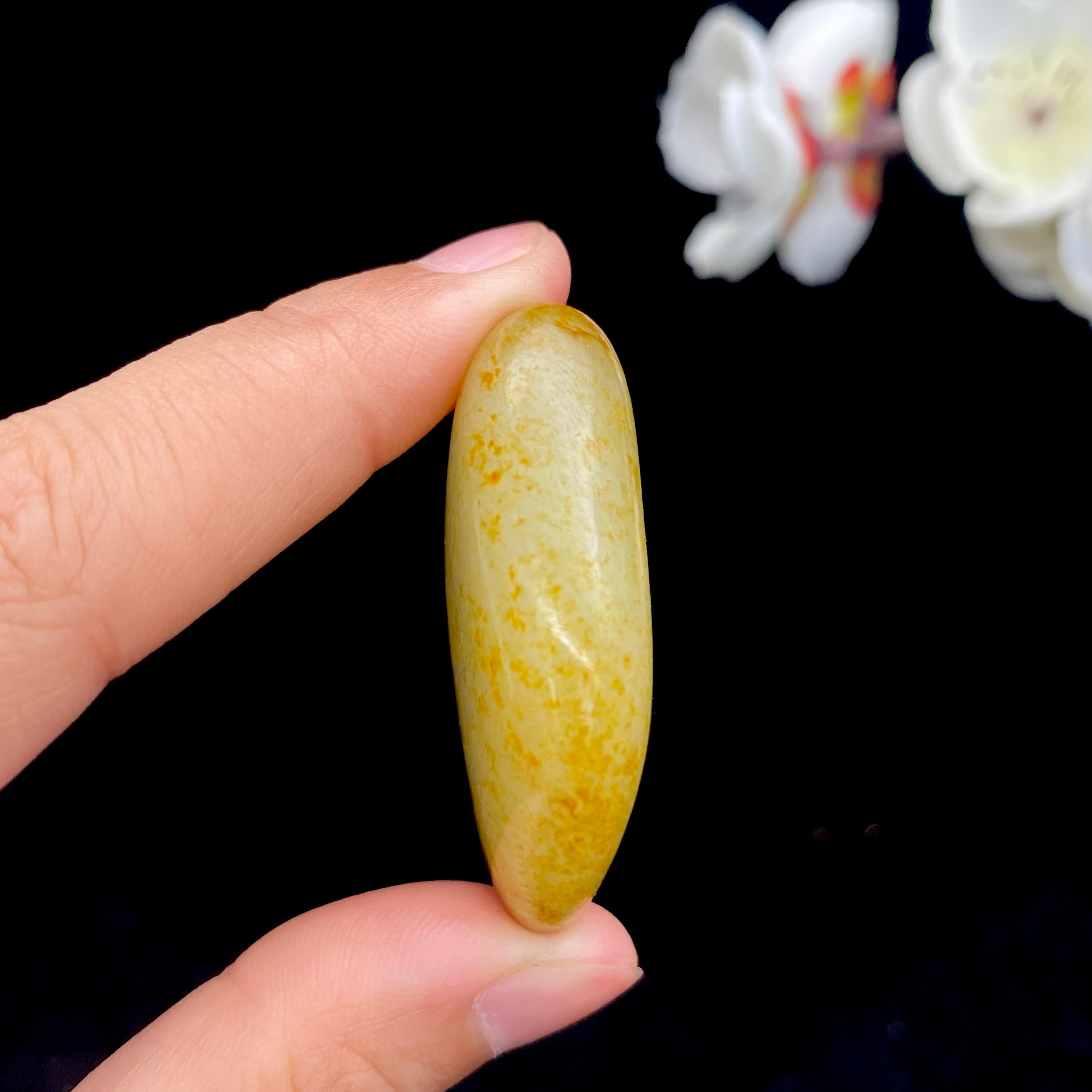 和田玉聚红皮籽料原石（26.5g）