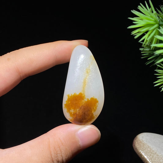 和田玉白玉红皮籽料原石（15.7g）