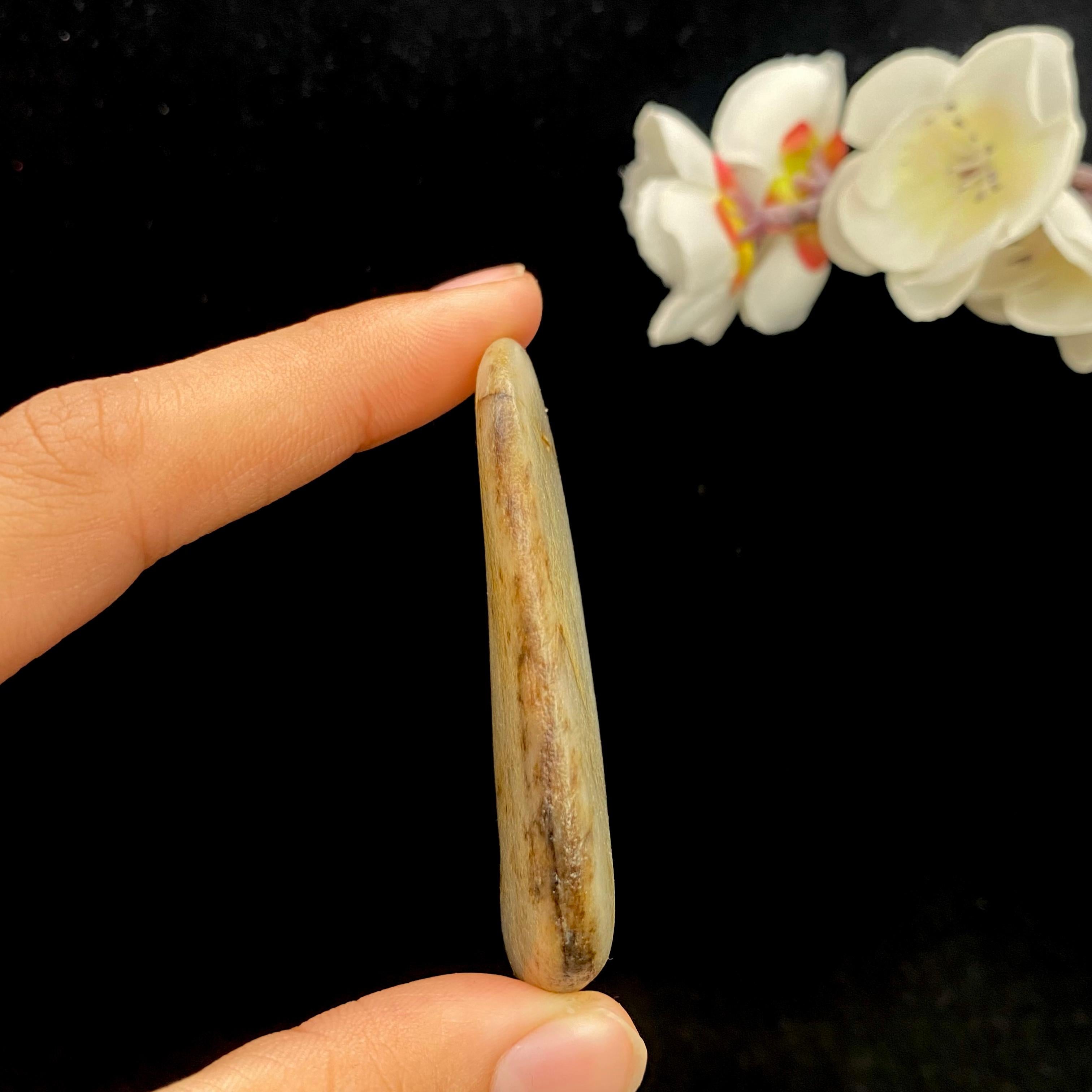 【超值推荐】和田玉秋梨皮籽料大挂件（47.9g）