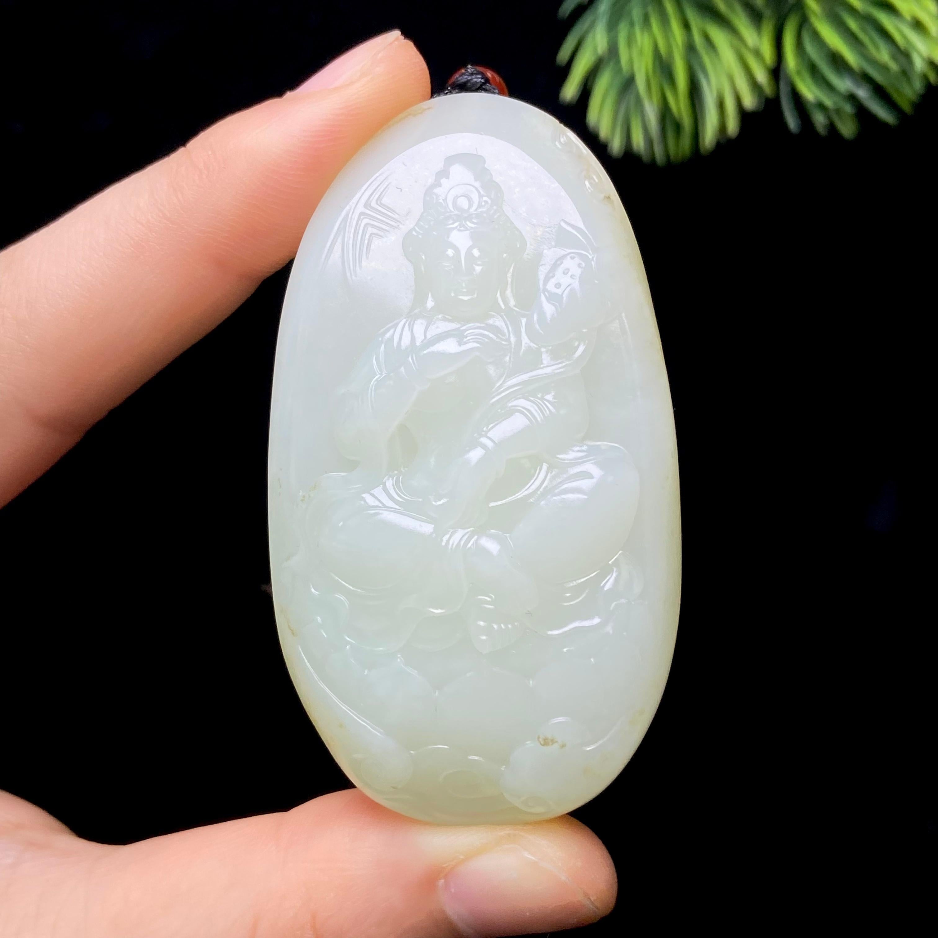 和田玉籽料大势至菩萨（68.3g）