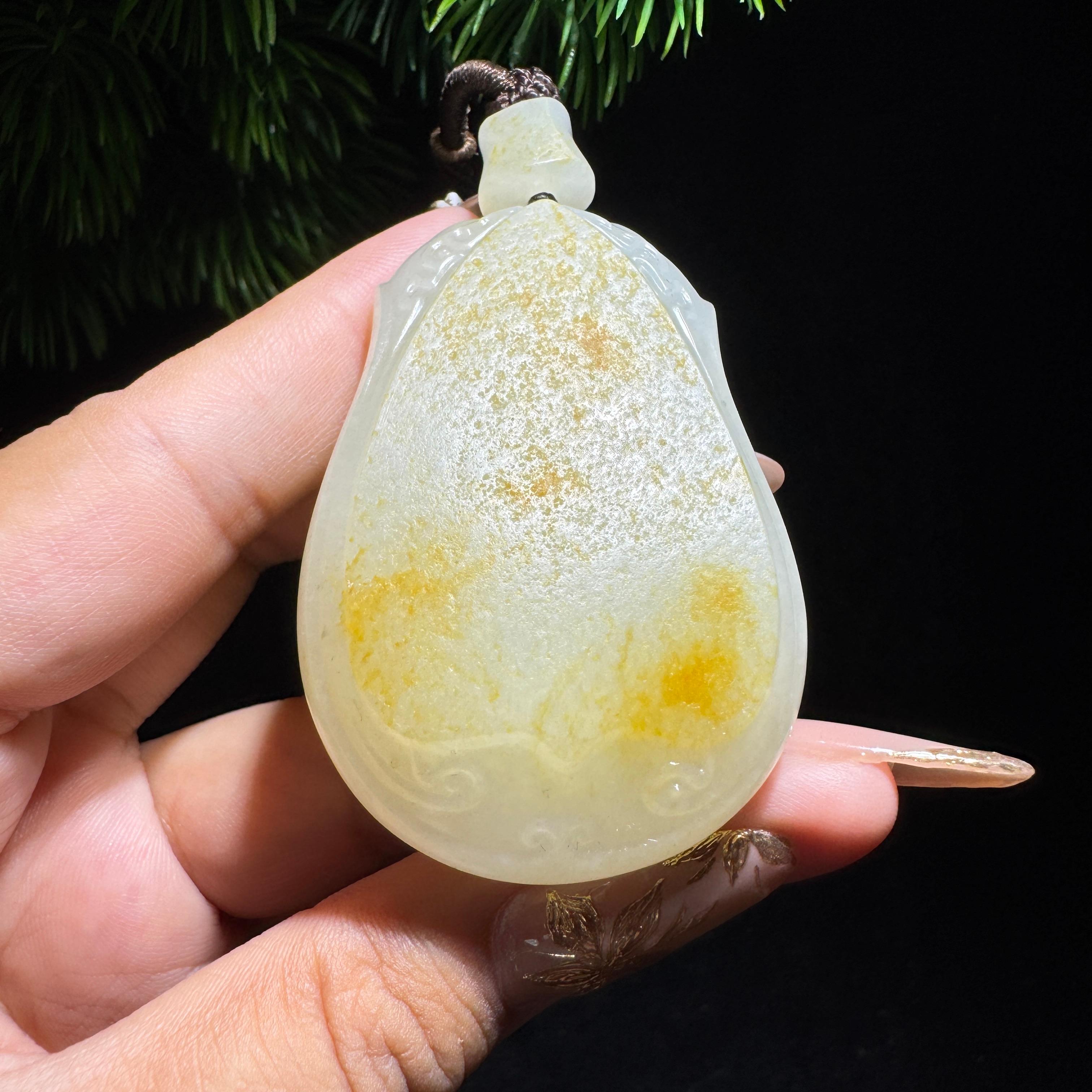 和田玉籽料撒金皮兽面牌（73.0g）
