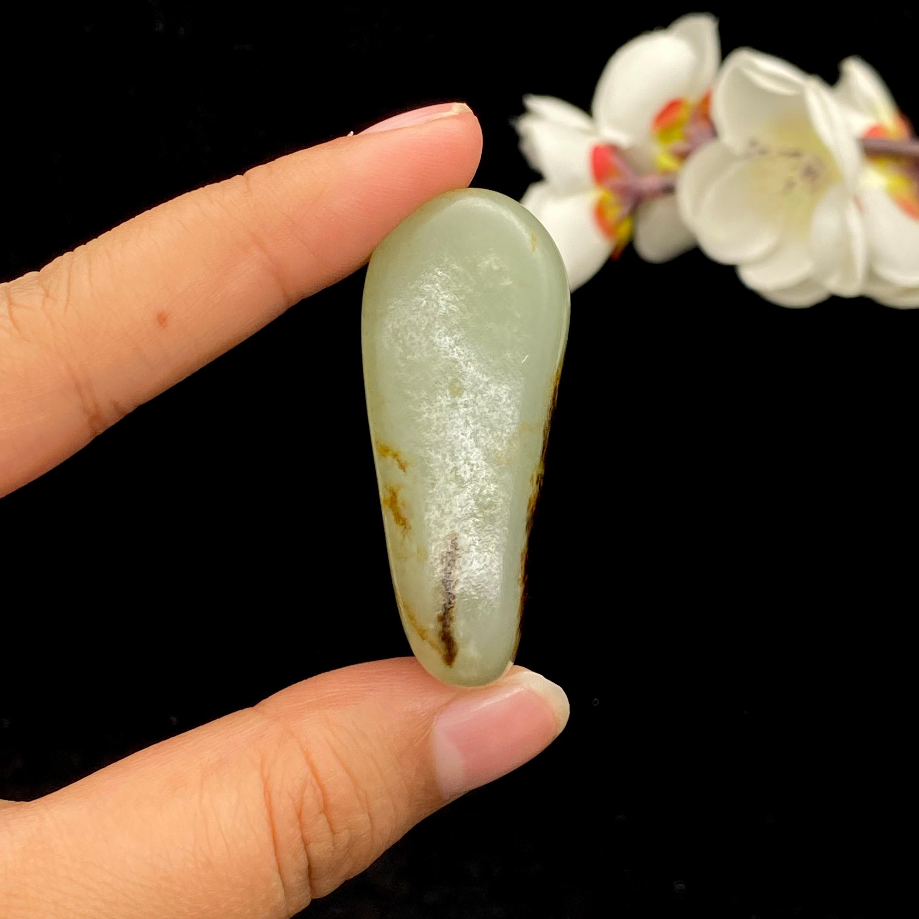 和田玉黑黄皮籽料挂件（38g）