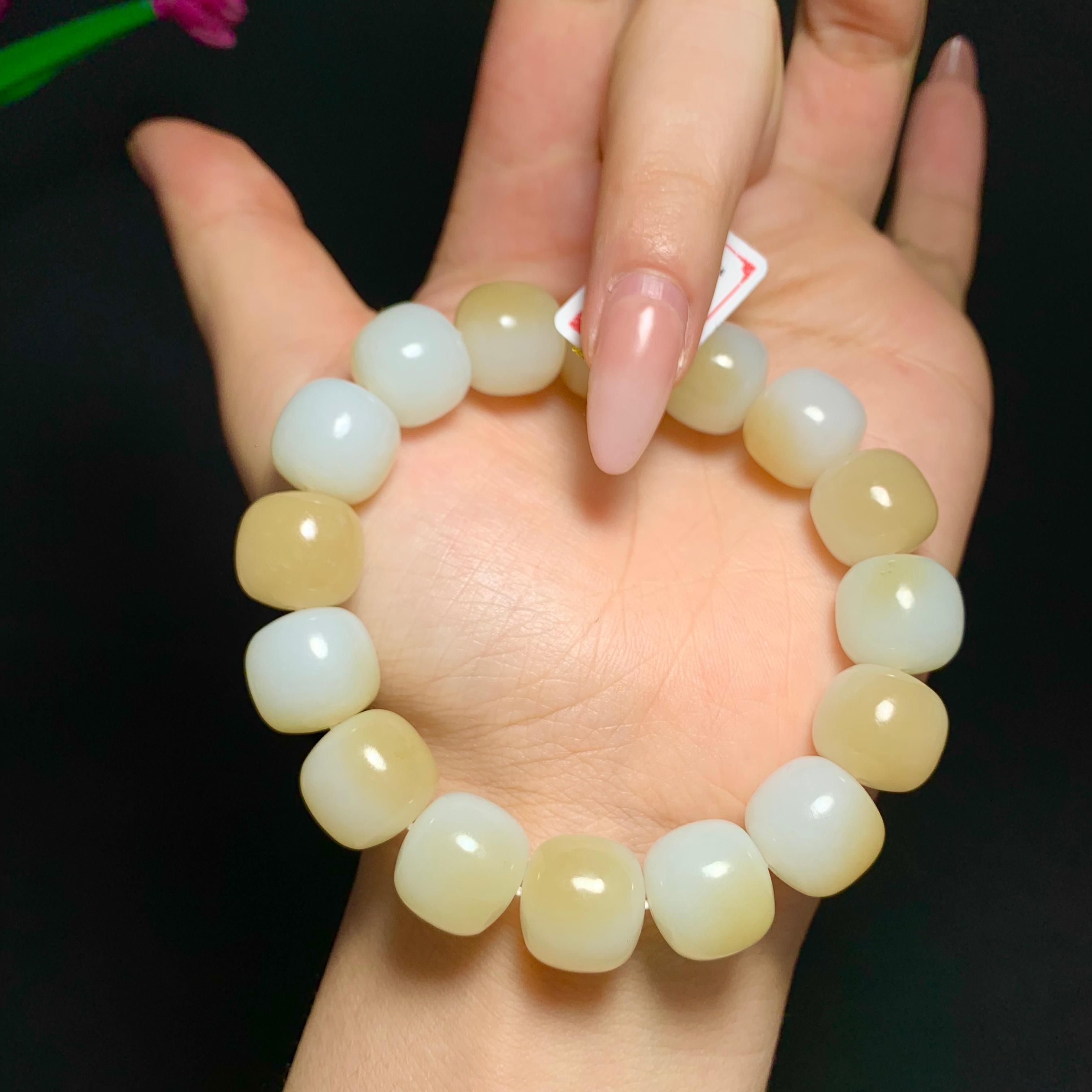 收藏级新疆糖羊脂白玉手串（69.0g）