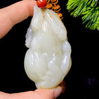 和田玉籽料马上封侯把件（175.2g）