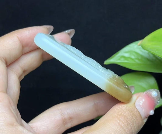 新疆和田玉且末糖白观音（55.6g）