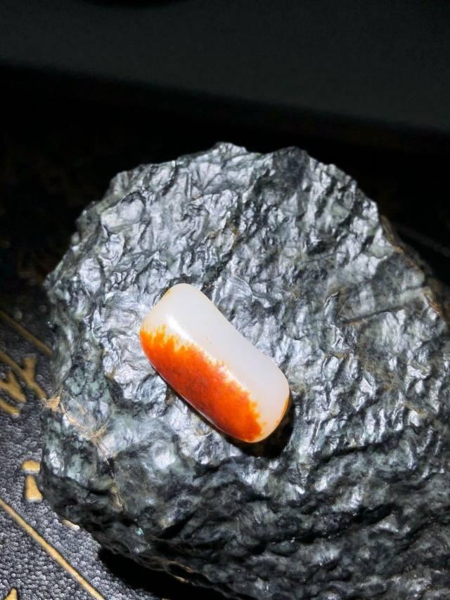 红皮白肉籽料原石