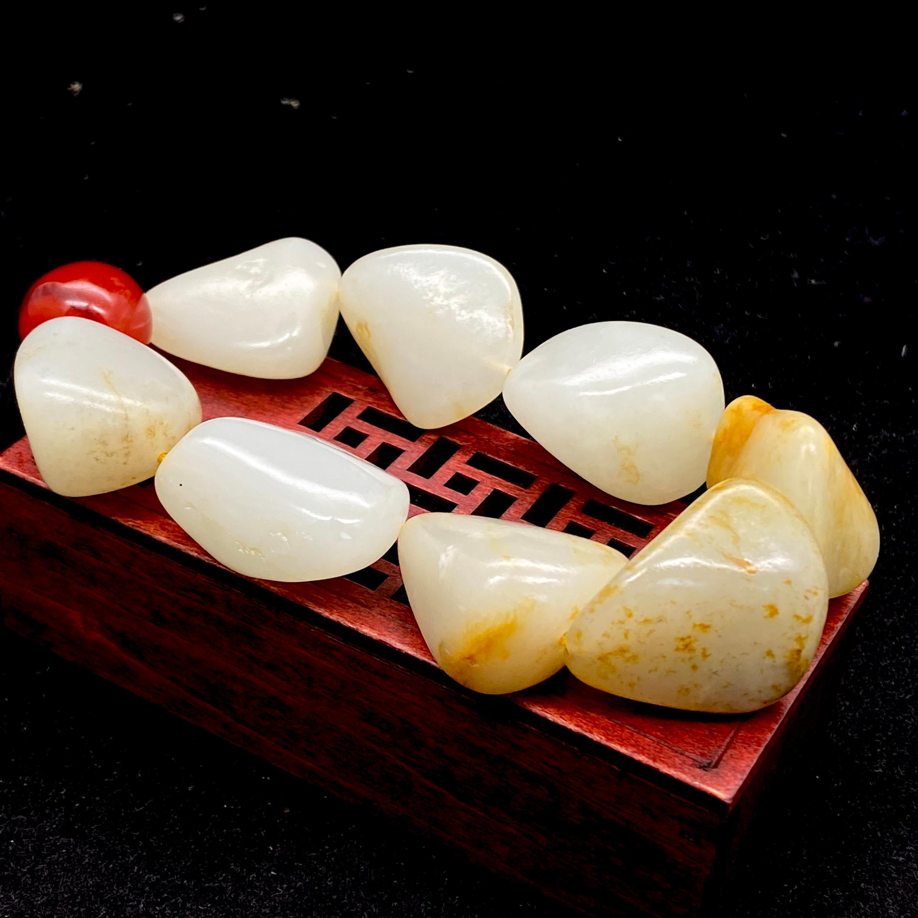 和田玉洒金皮【精品手串】（112.3g）