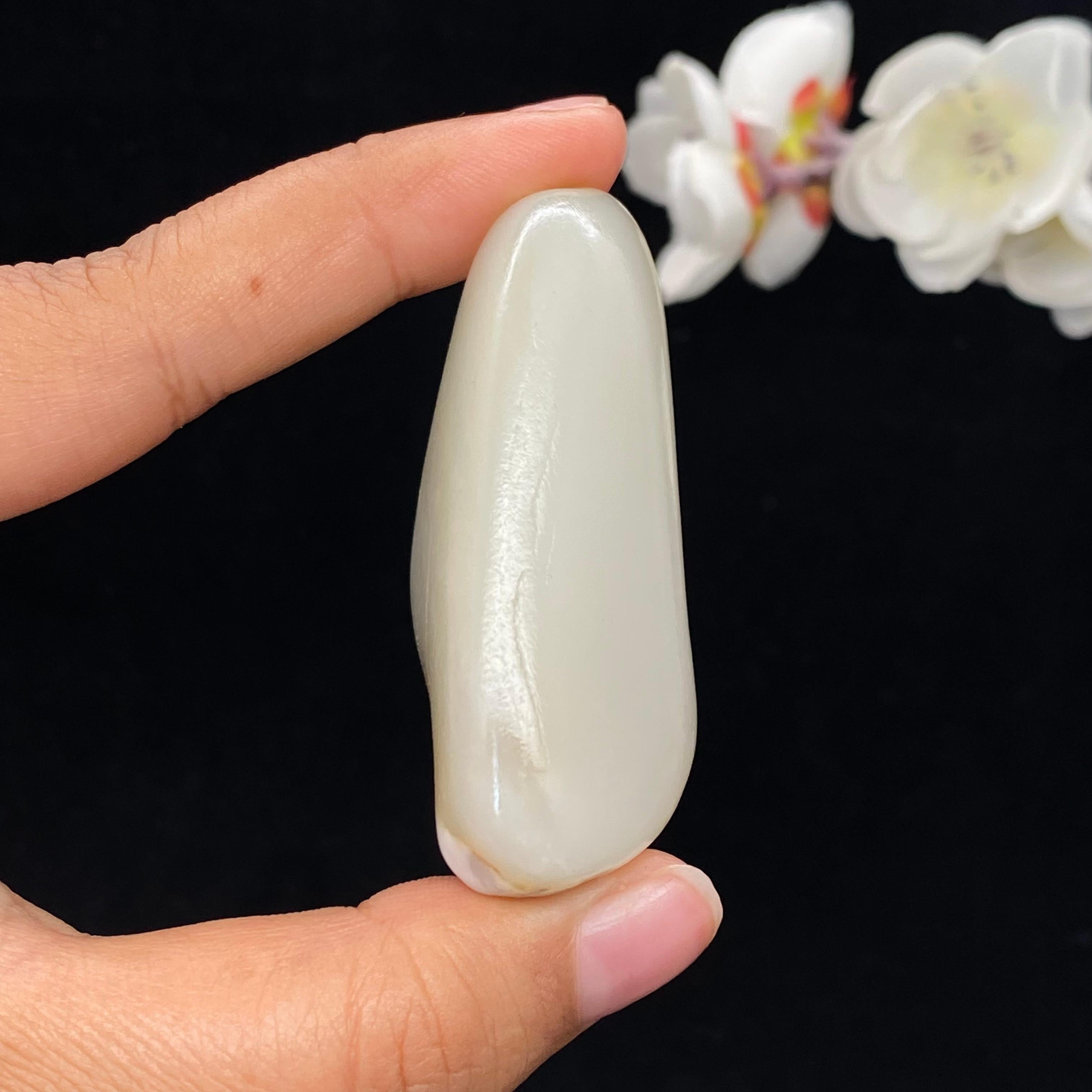 和田玉白玉籽料手把件（80.8g）