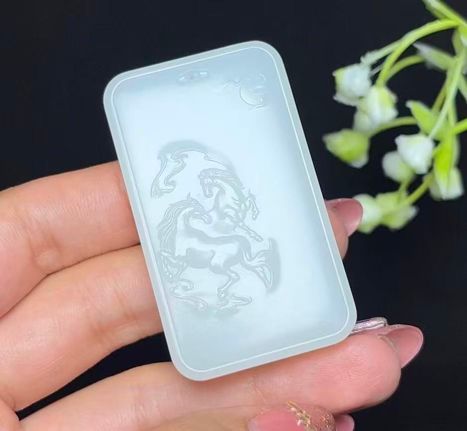 和田玉羊脂白玉马牌马到成功（54.7g）