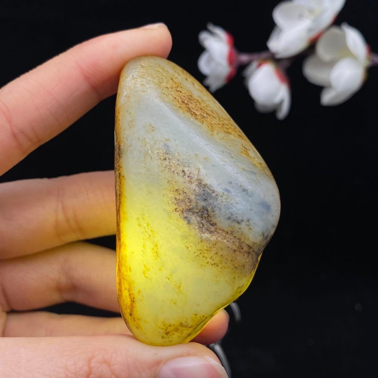 【超值推荐】和田玉洒金皮青花籽料原石（75.7g）