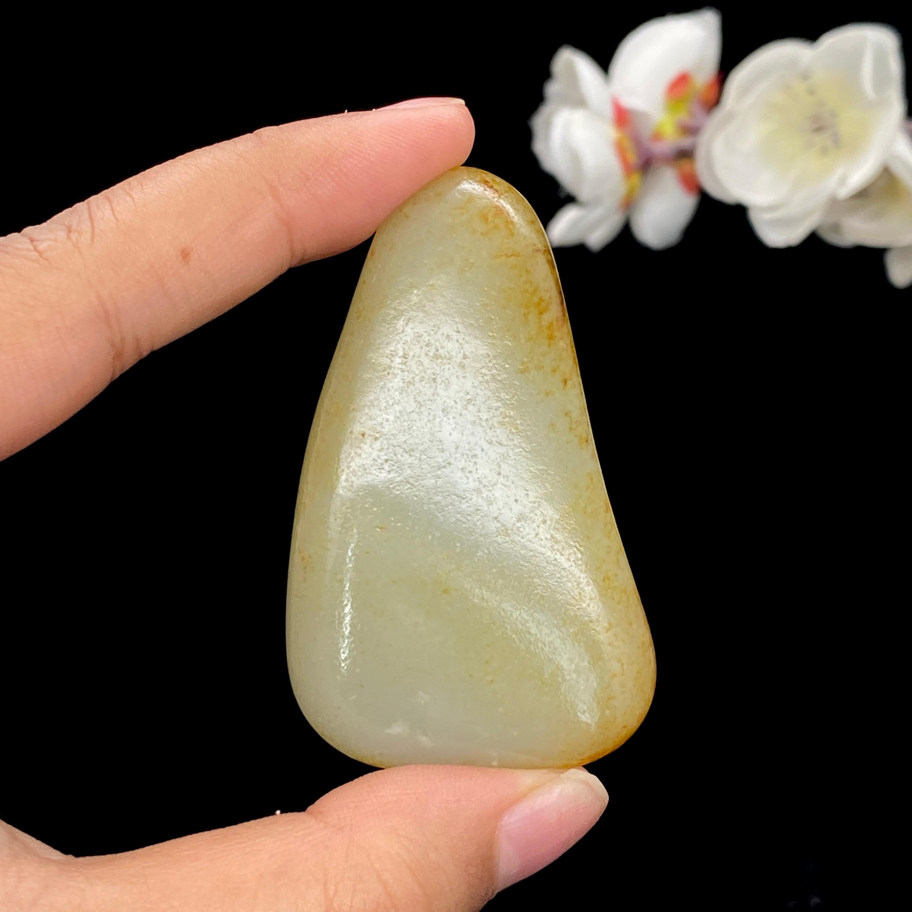 和田玉洒金皮籽料手把件（66.3g）