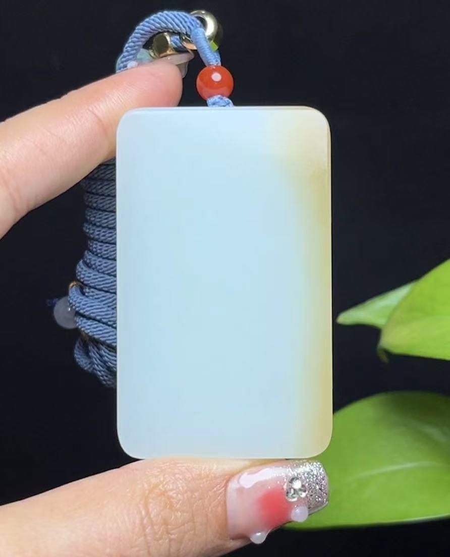 新疆和田玉天地糖白羊脂玉平安无事牌（64.0g）