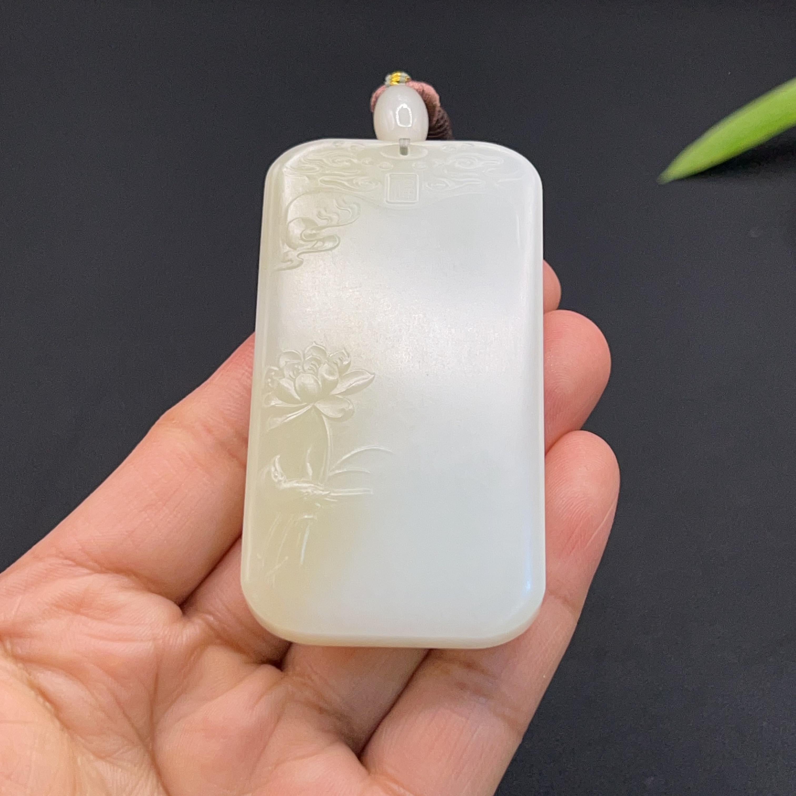 和田玉羊脂白玉普贤菩萨菩萨玉牌（74.0g）
