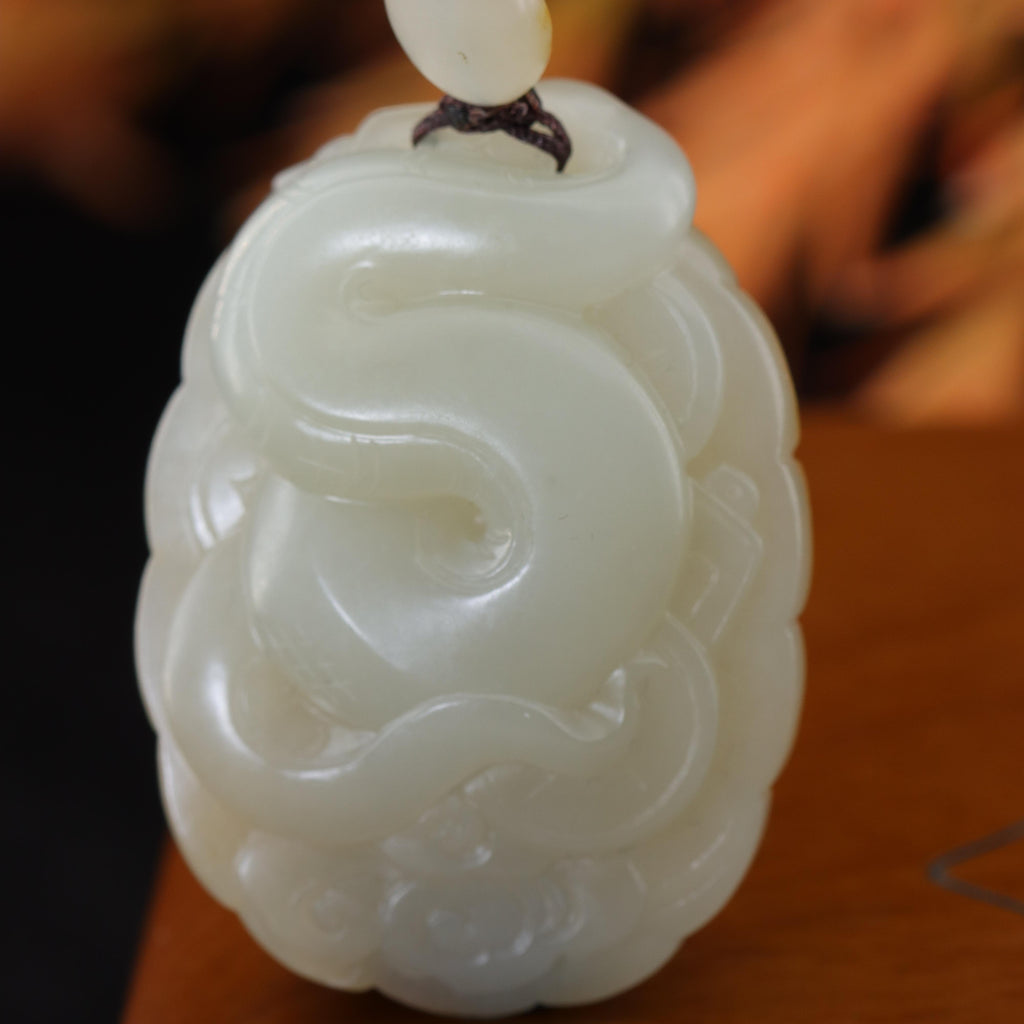 和田玉洒金皮籽料龙龟挂件（32.2g）