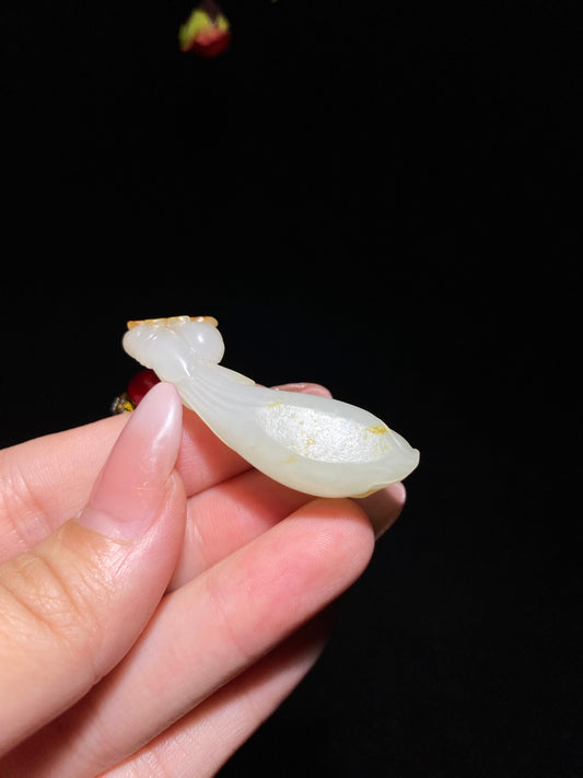 和田玉籽料玉兰花挂件（15.0g）