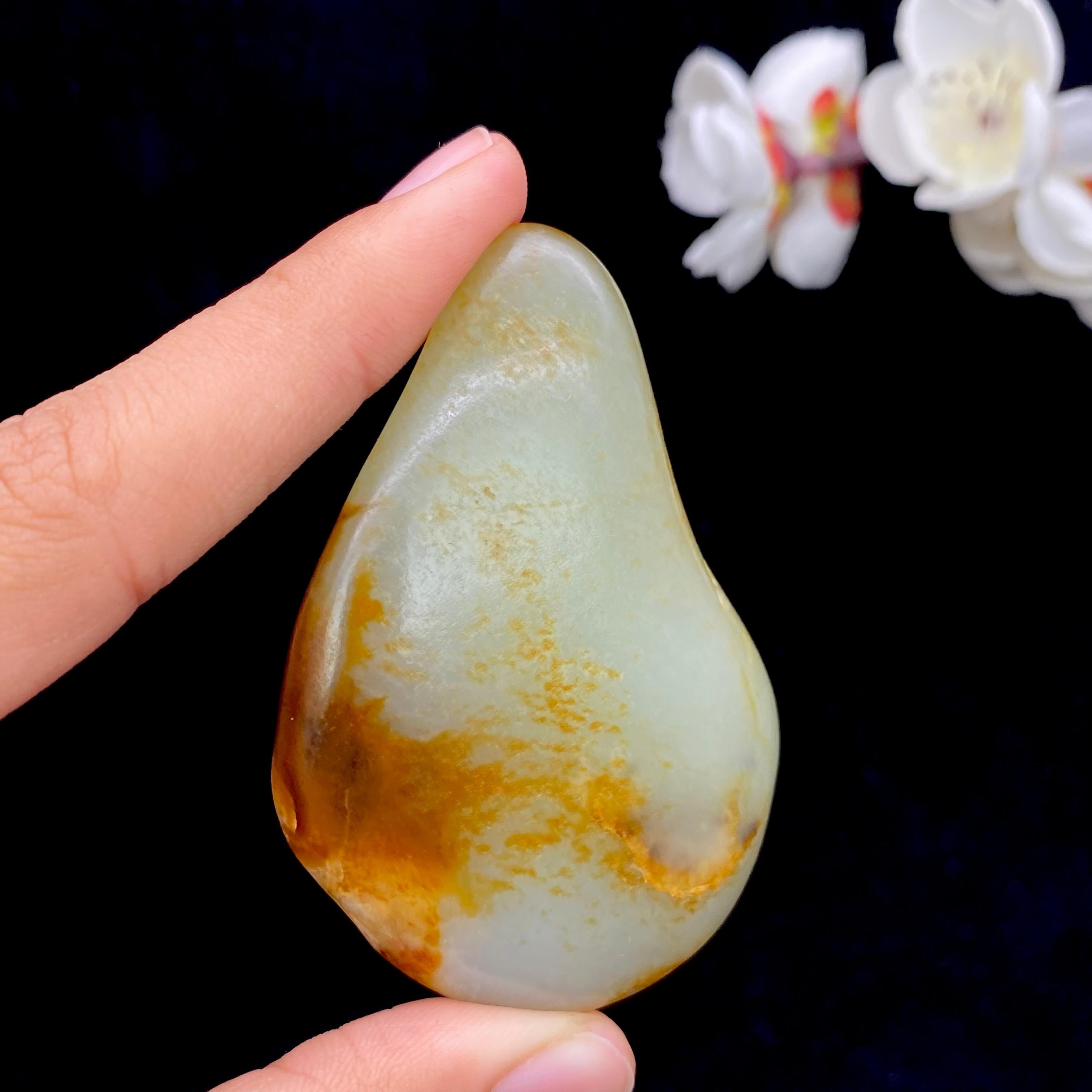 和田玉聚红皮籽料手把件（92g）