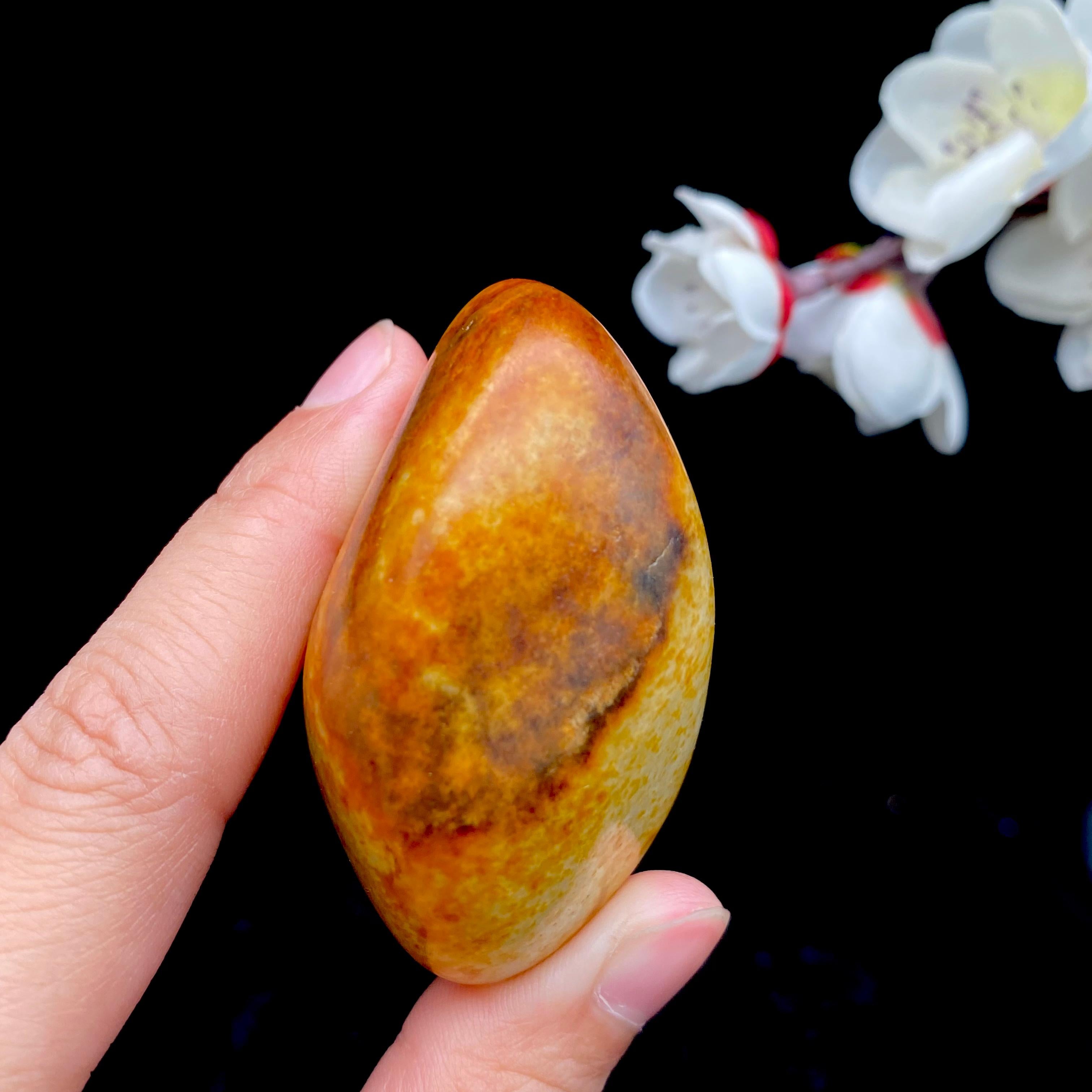 和田玉聚红皮籽料原石（98.1g）