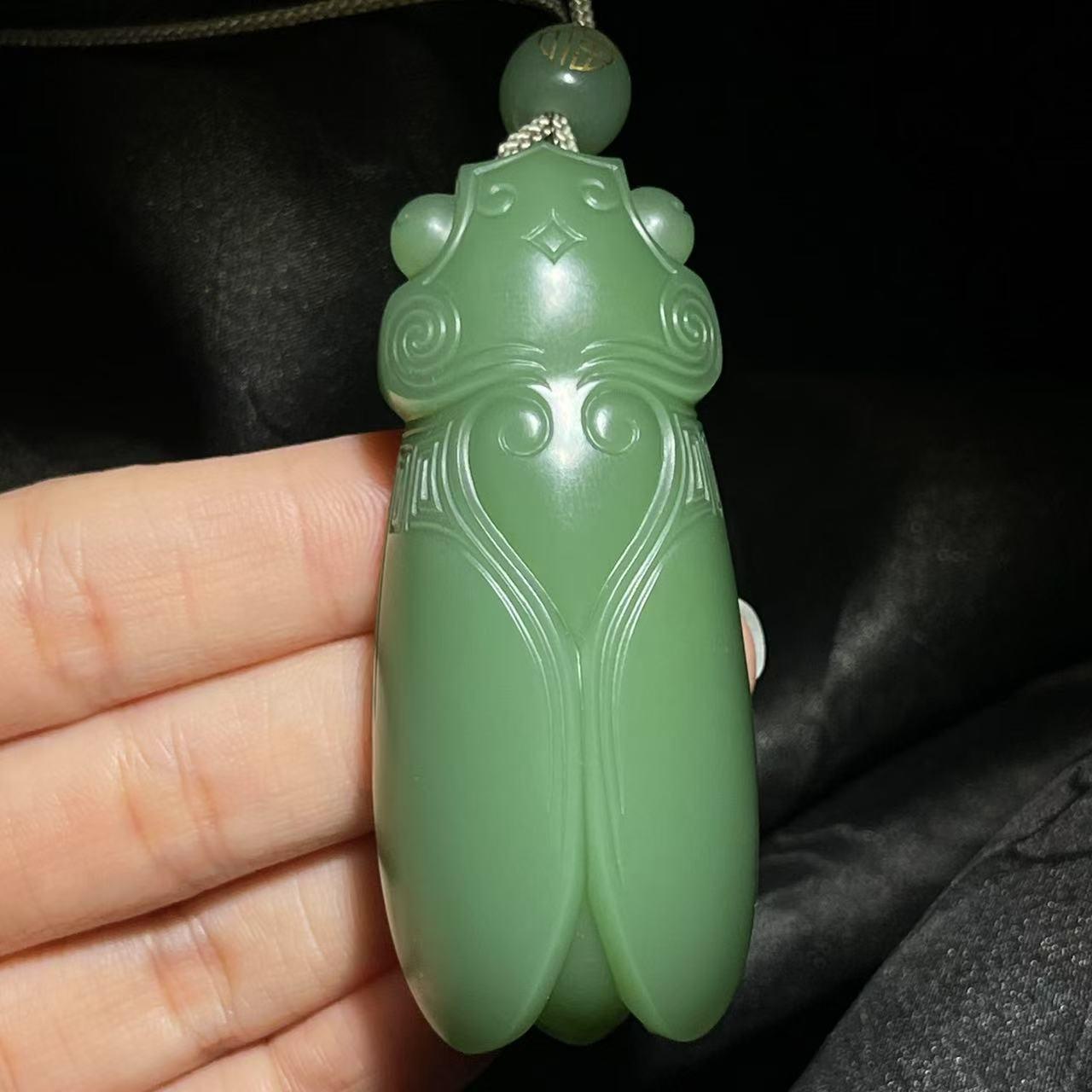 和田玉碧玉粉绿蝉一鸣惊人（55.4g）