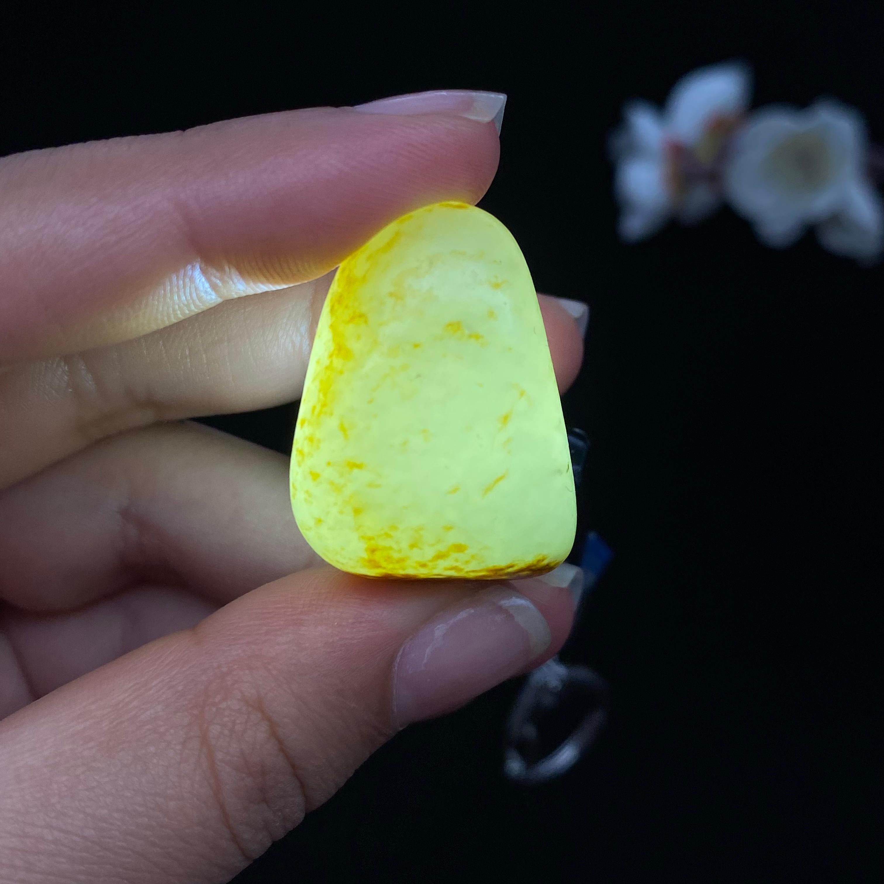 和田玉聚黄皮籽料吊坠籽（16.2g）