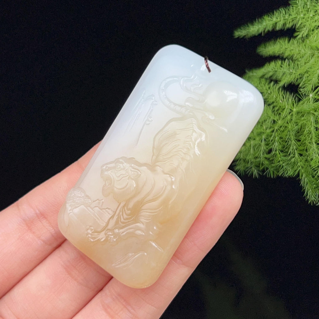 和田玉羊脂白玉糖白生肖虎牌（41.79g）