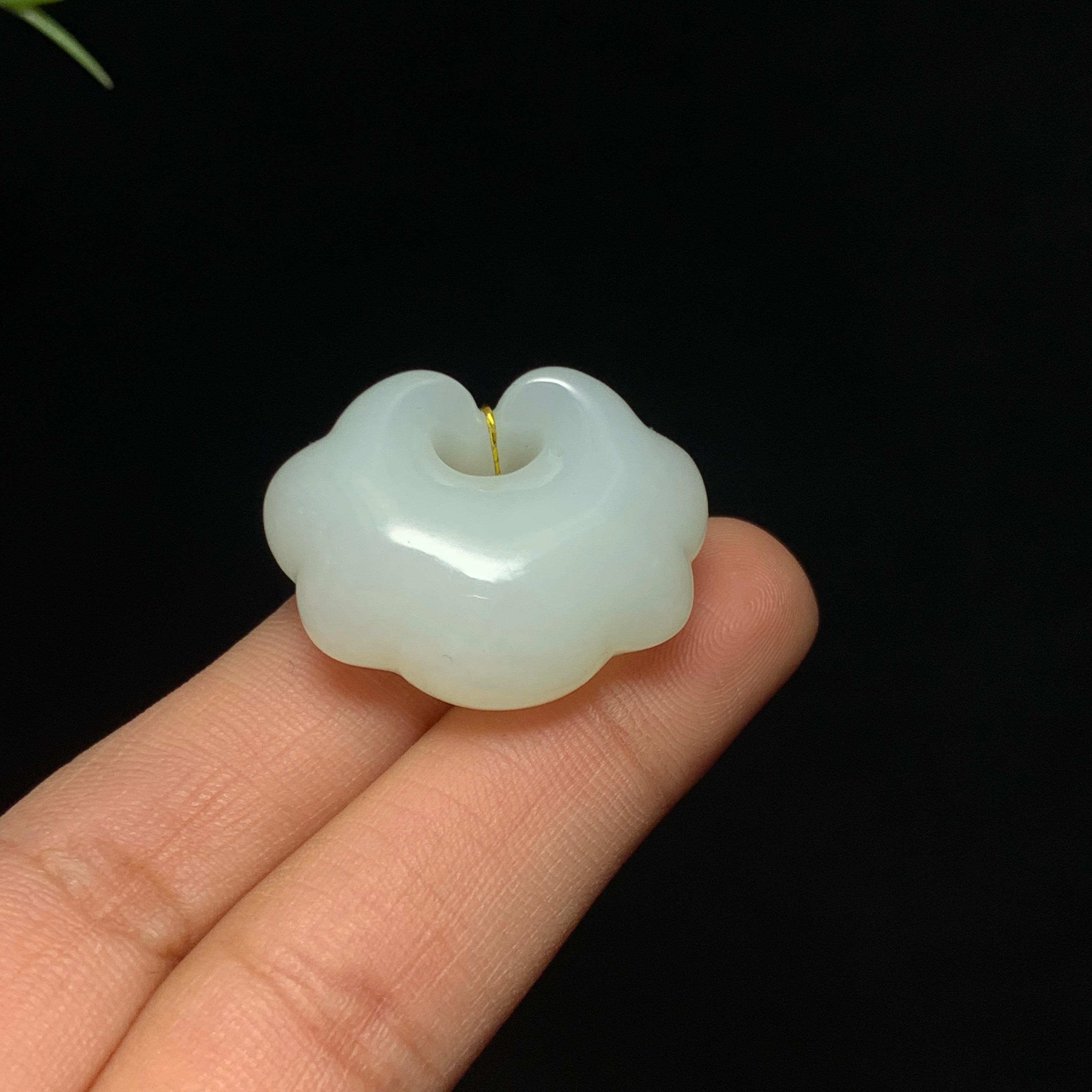 【超值推荐】和田白玉云朵如意锁（13.0g）