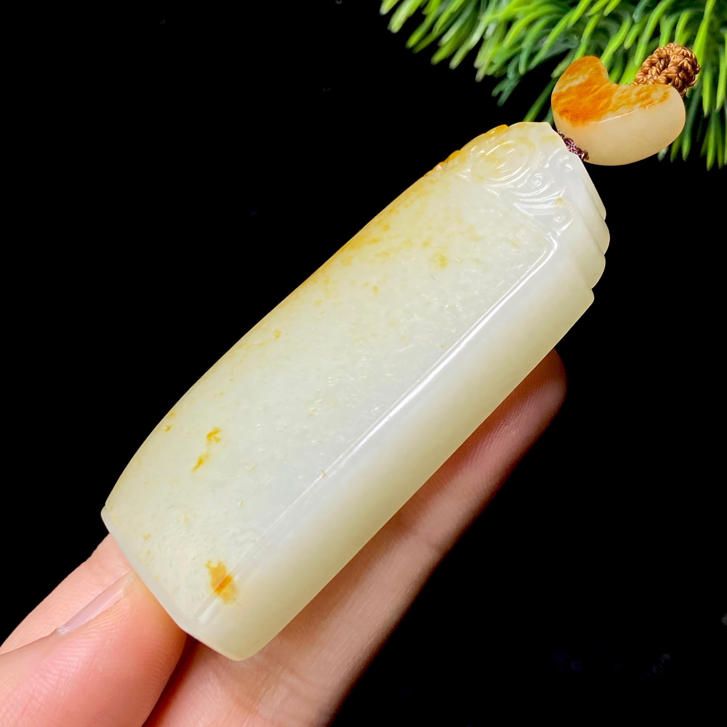 和田玉籽料无事牌（65.0g）