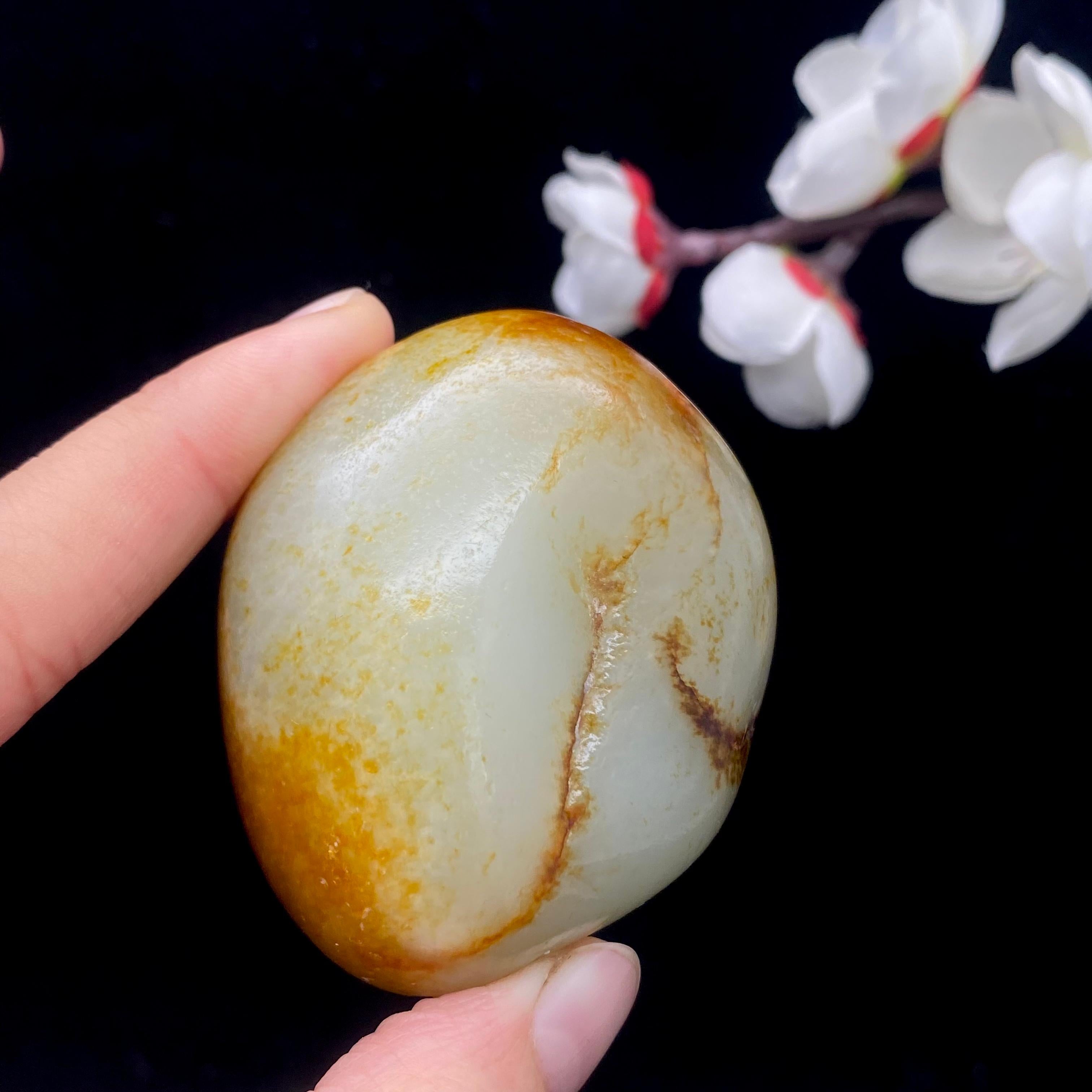 和田玉聚红皮籽料原石（131.5g）
