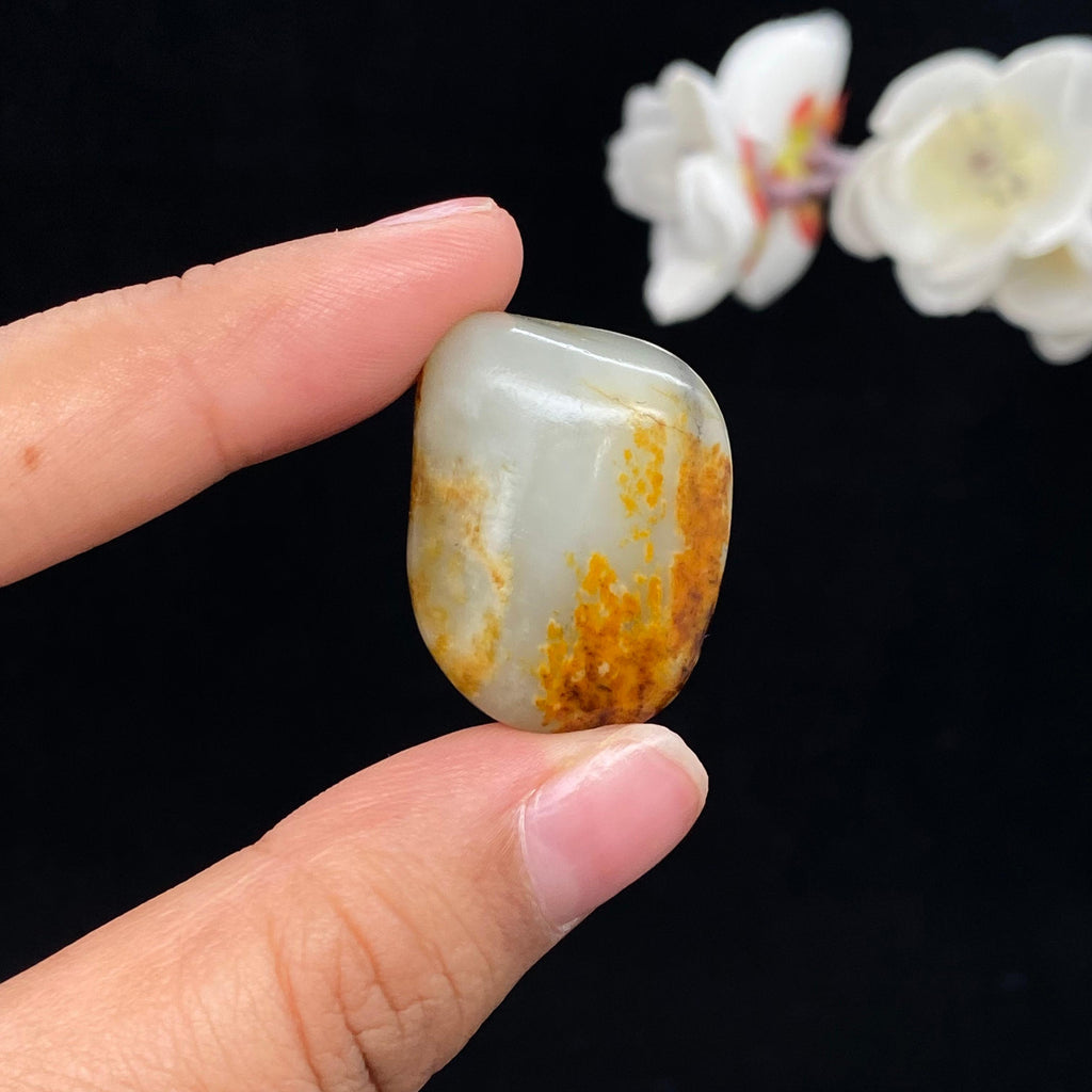 和田玉聚黄皮青花底籽料（16.5g）