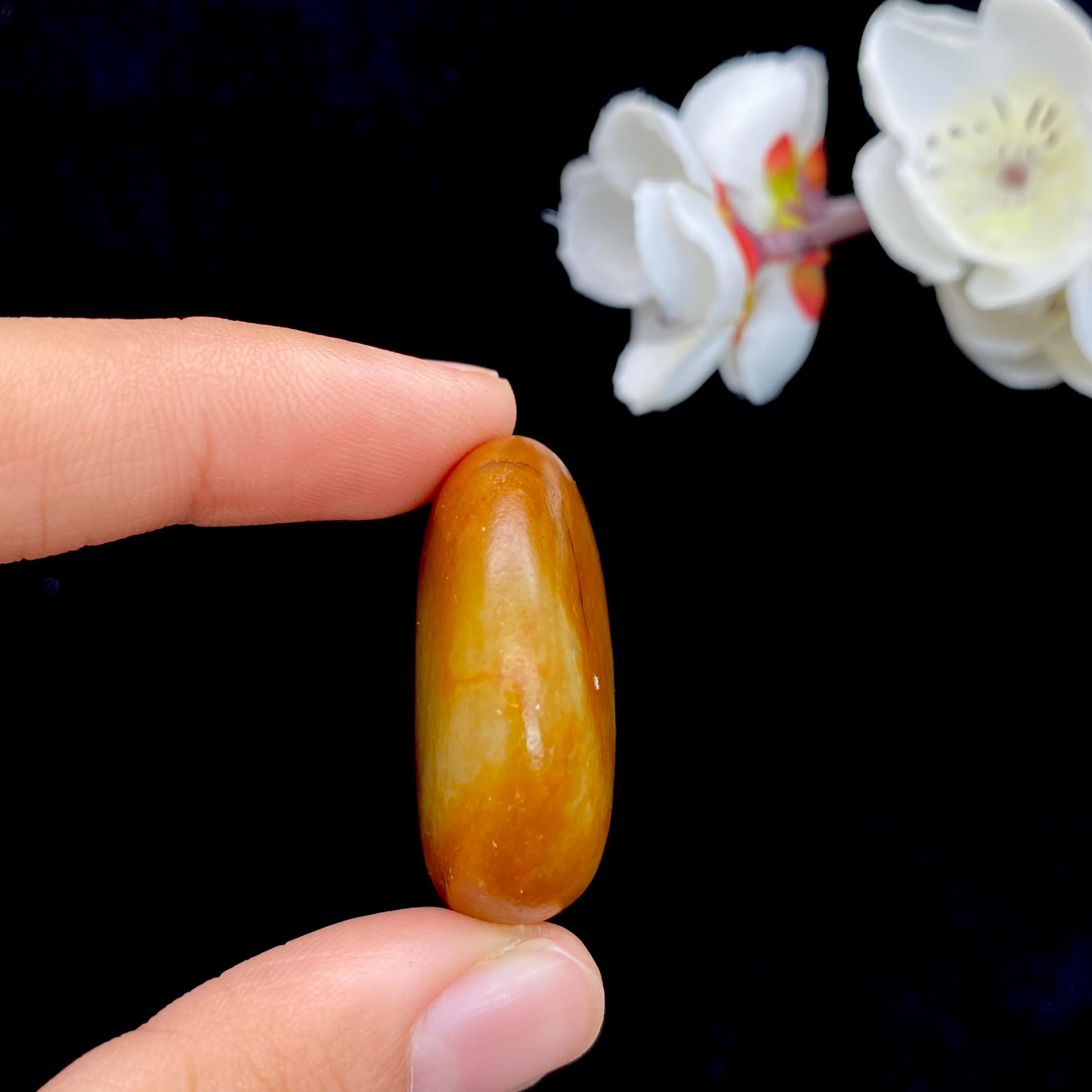 和田玉聚黄皮籽料原石（25.7g）