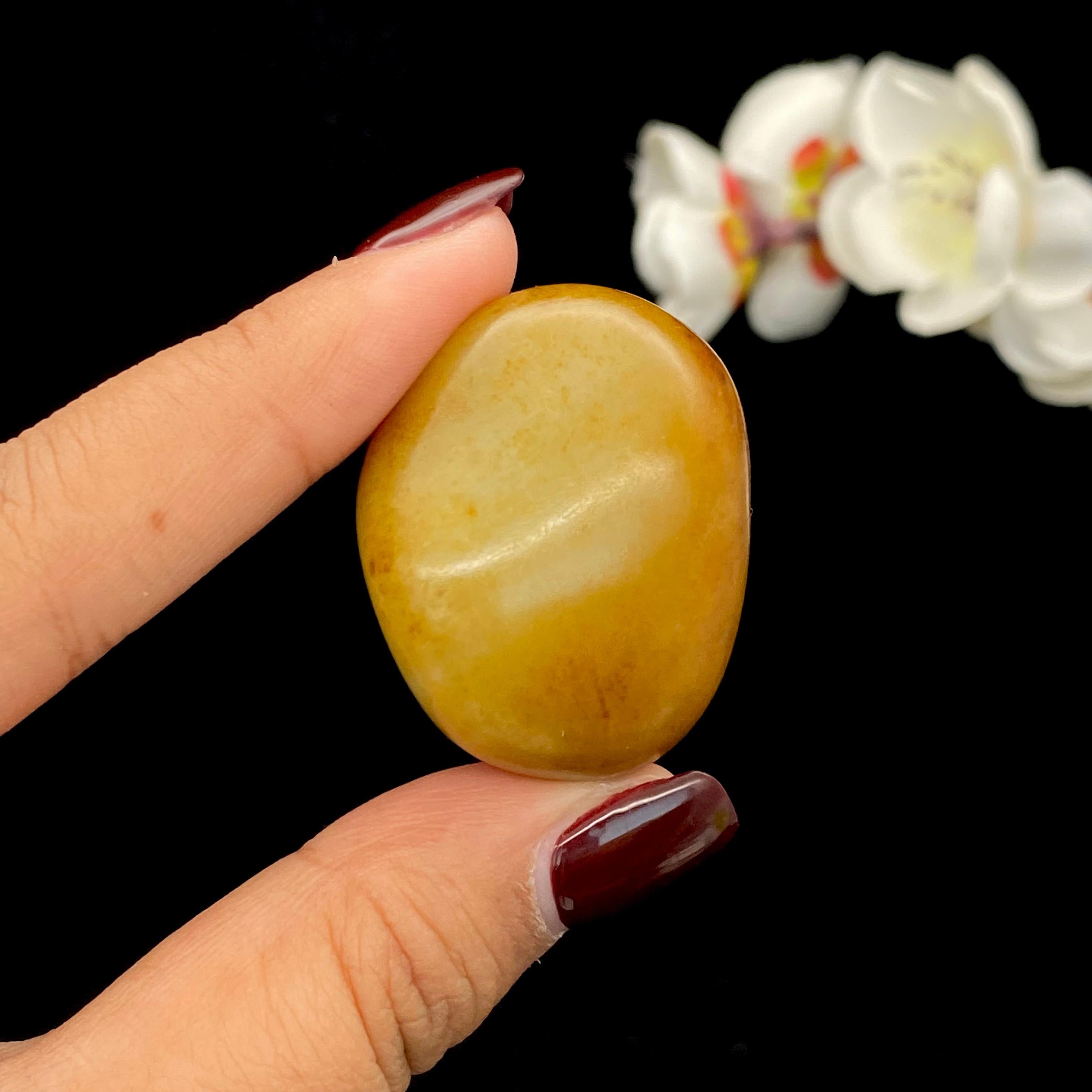 和田玉聚黄皮籽料原石（55.1g）