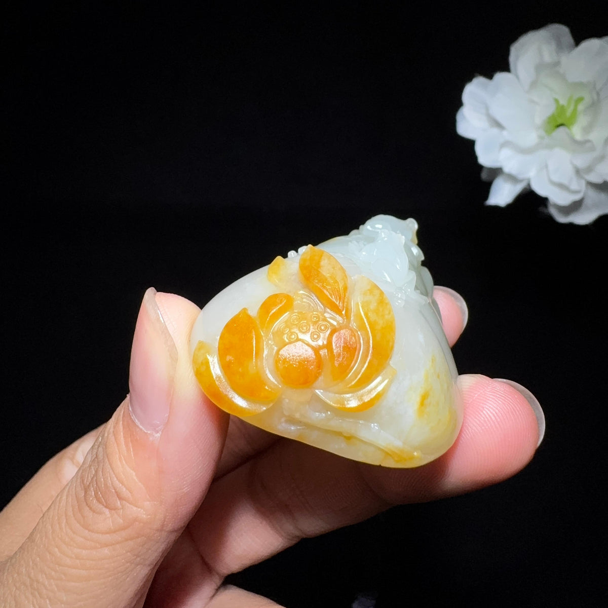 秒杀和田玉籽料呱呱来财（33.9g）