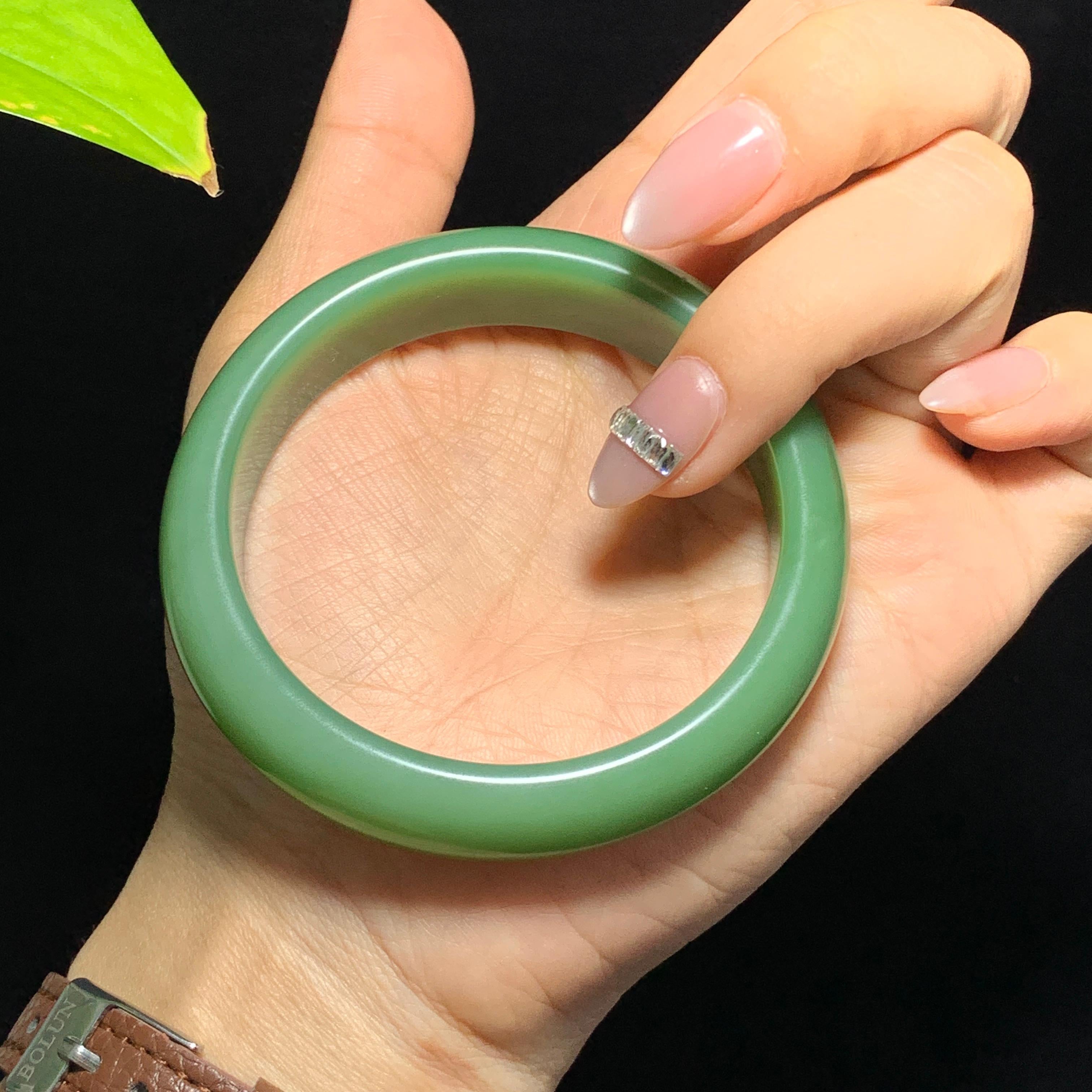 和田山料碧玉粉绿手镯（61.0g）