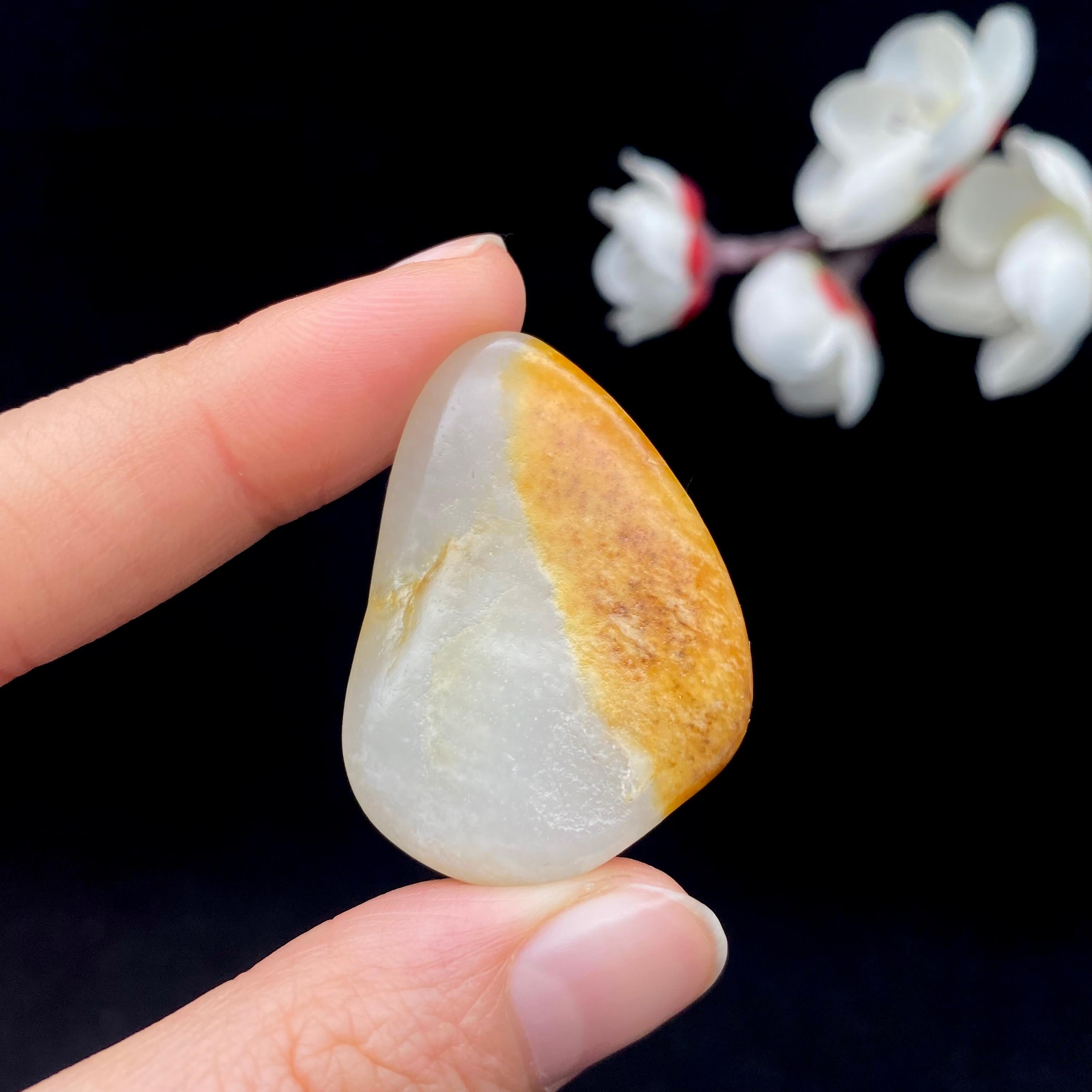 和田玉聚黄皮籽料吊坠籽（14.6g）