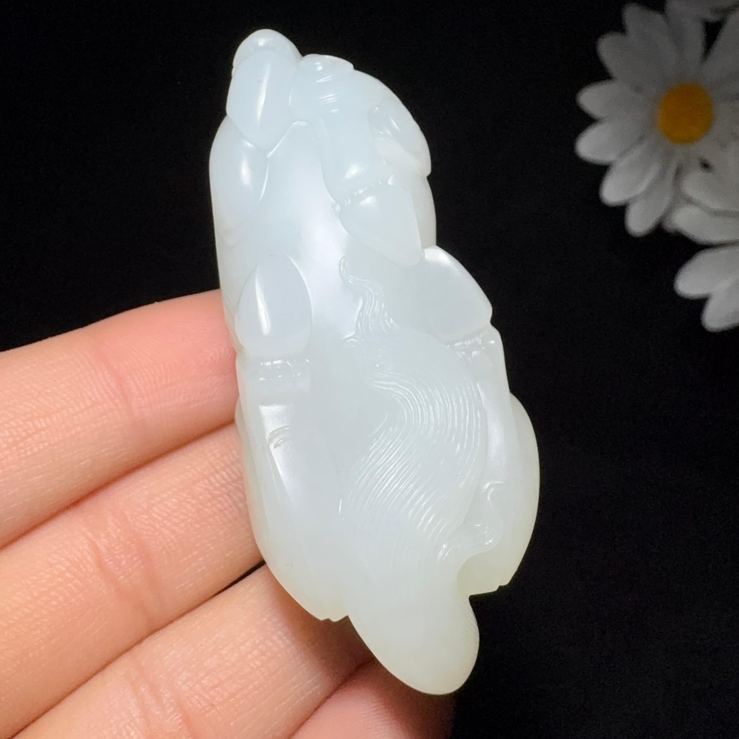 和田玉籽料羊脂白玉手把件马上有福（64.0g）