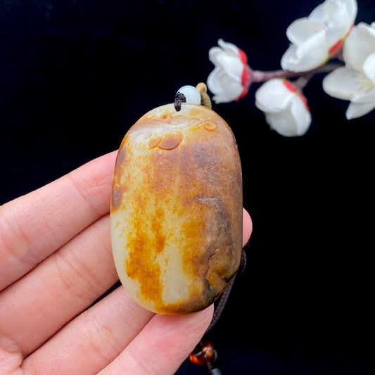 和田玉聚红皮籽料【一念之间】挂件（39.4g）