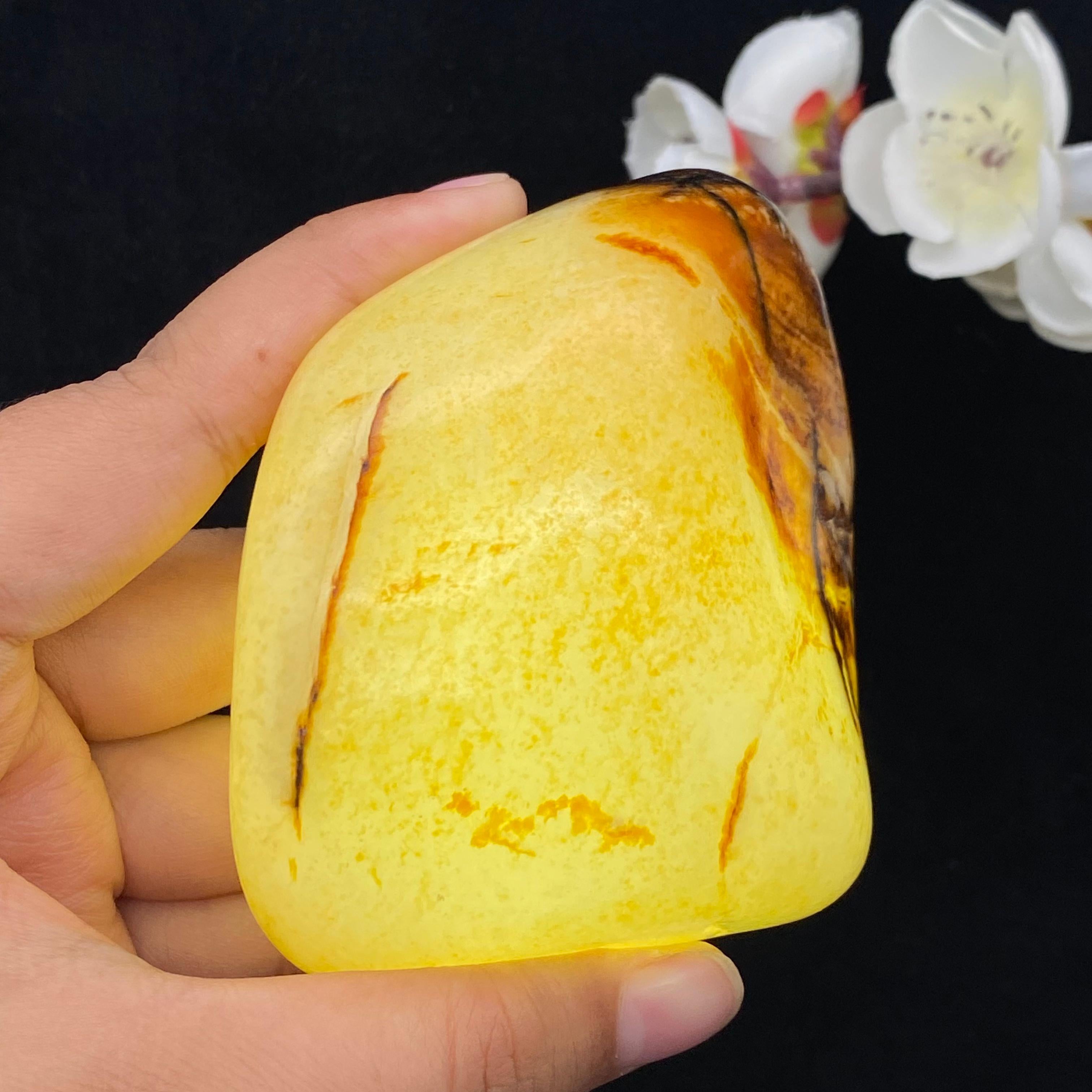 和田玉聚红皮籽料原石（401.3g）